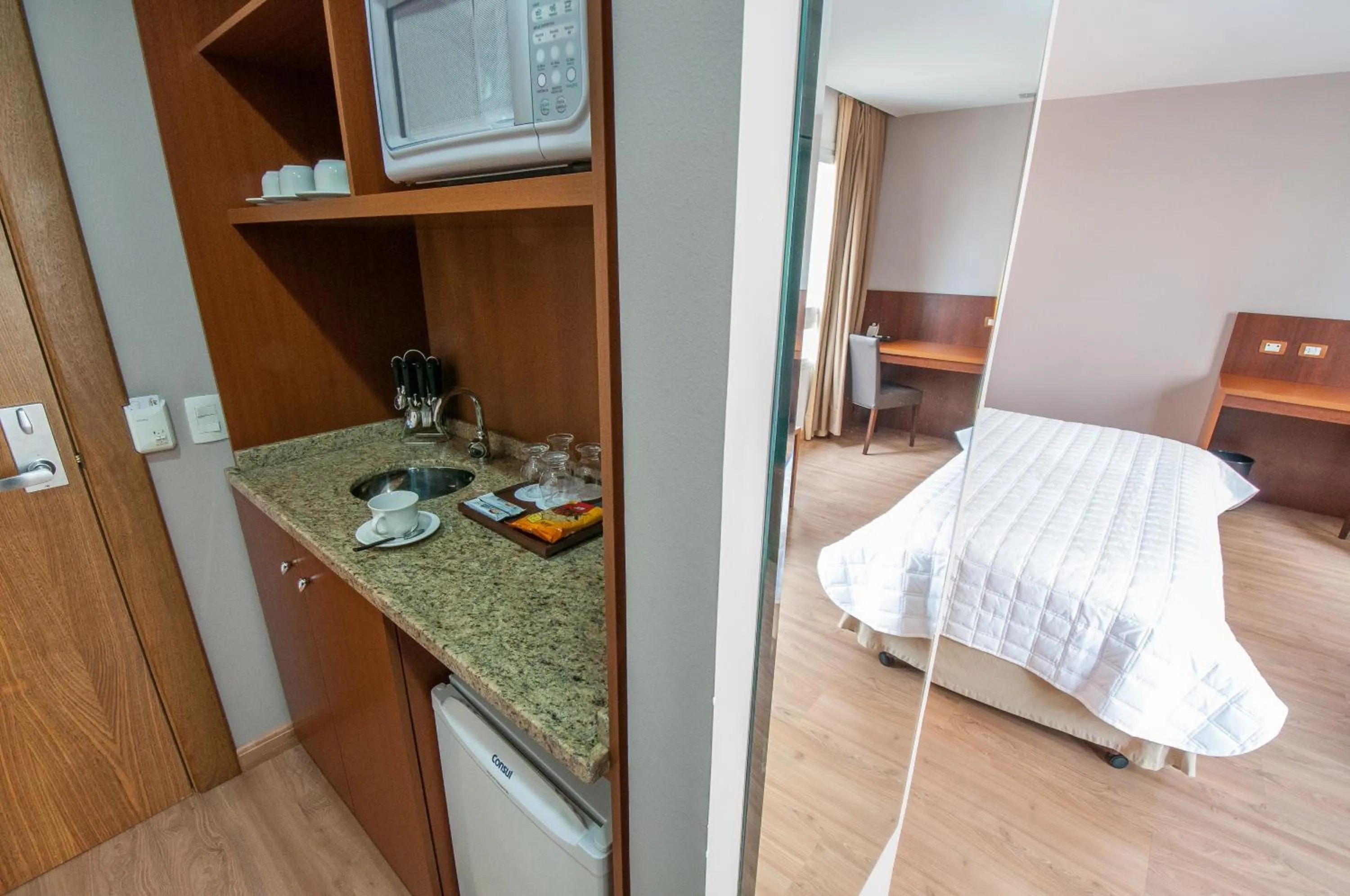 Coffee/tea facilities, Bed in Jacques Georges Tower