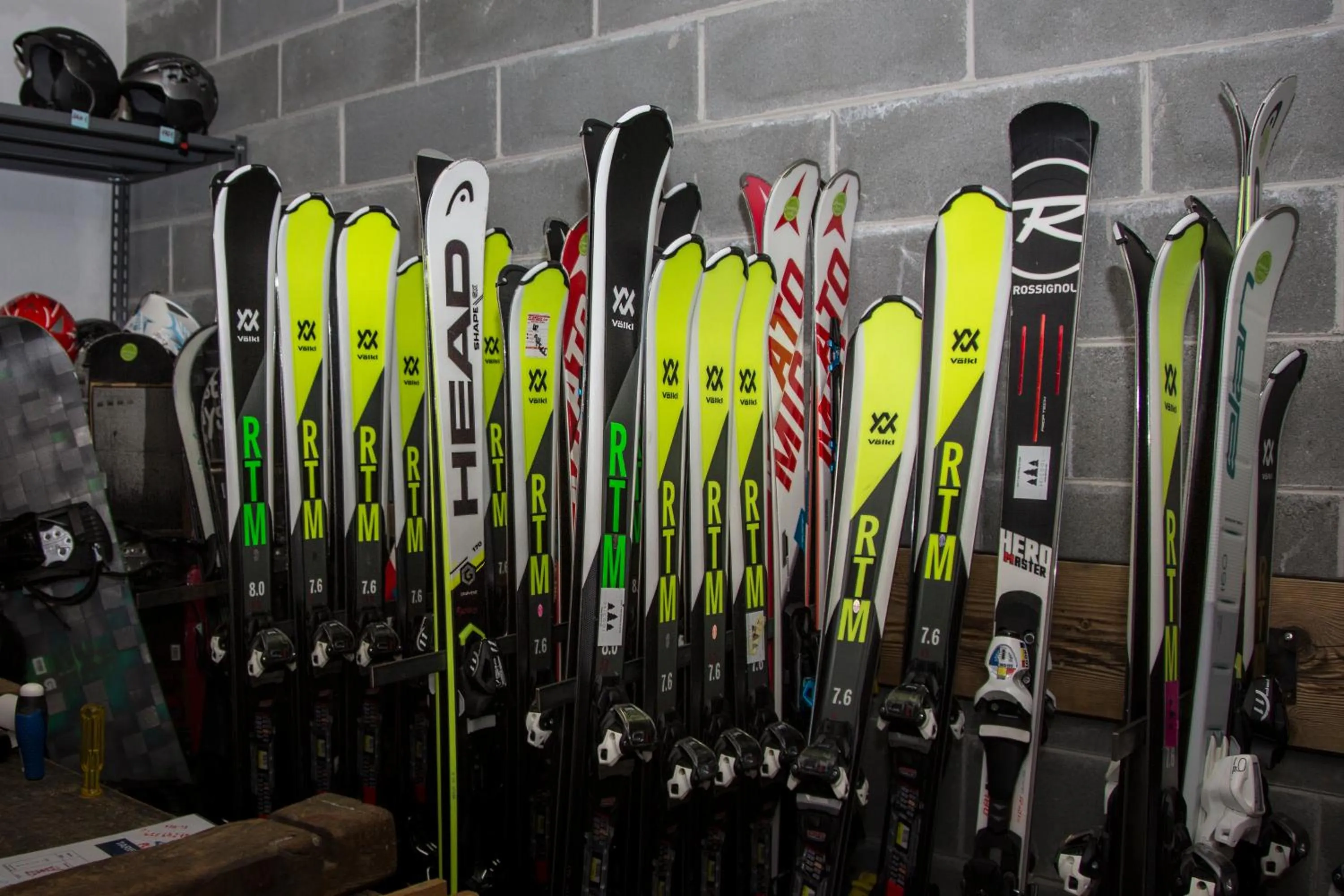 Skiing in Hotel Petit Palais