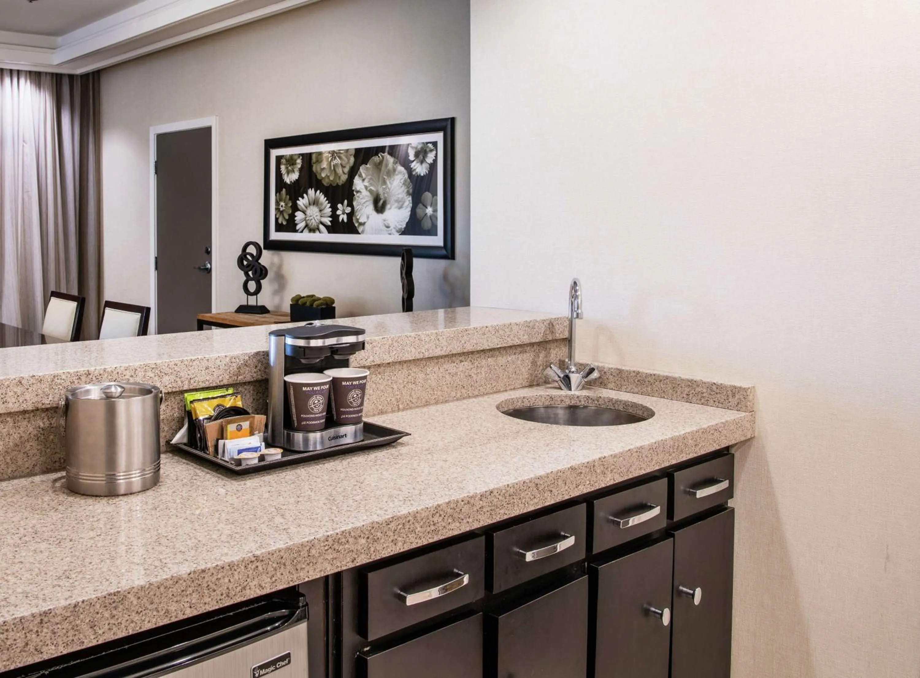 Kitchen or kitchenette in DoubleTree by Hilton Portland