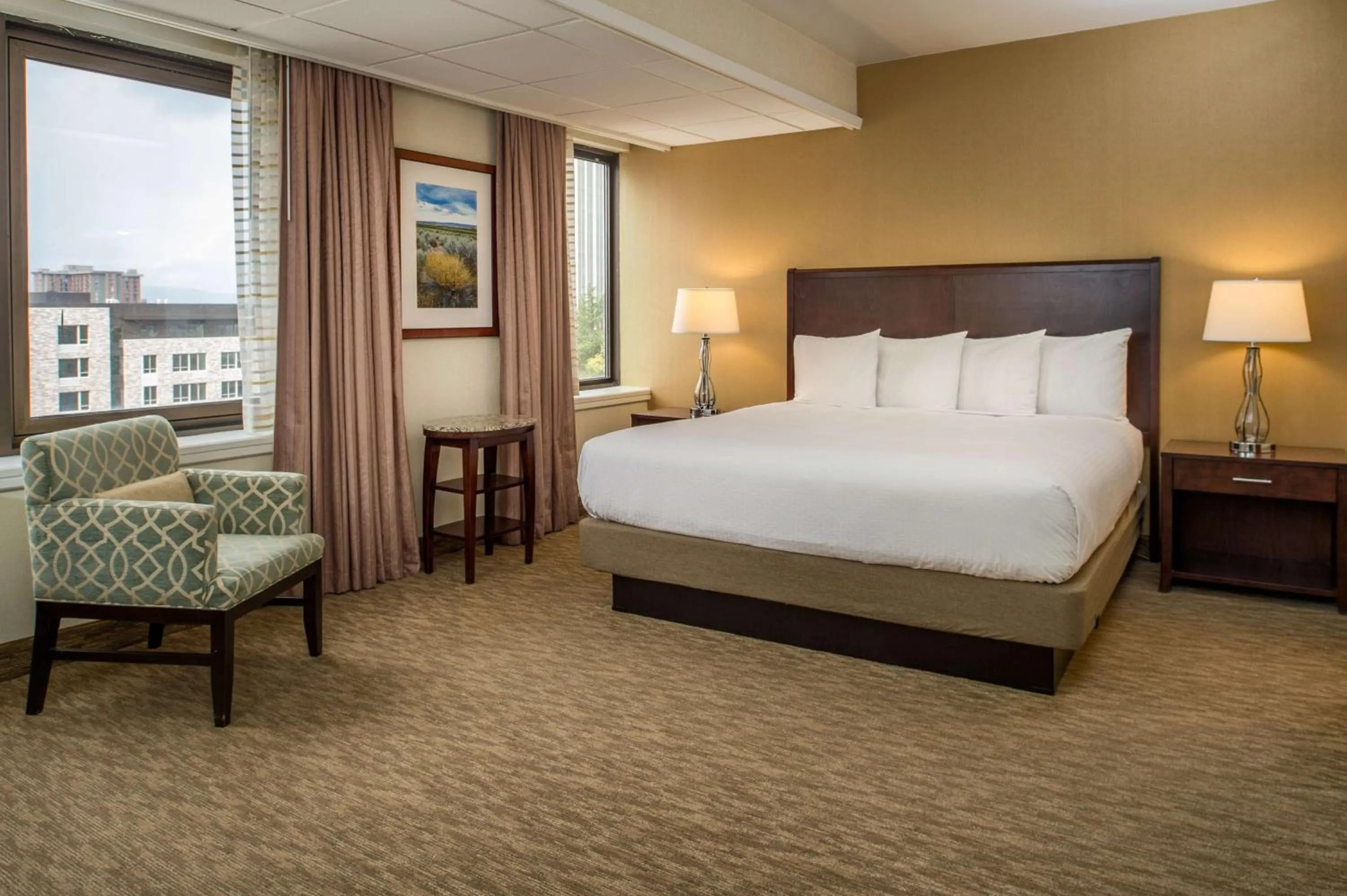 Bed in DoubleTree by Hilton Portland