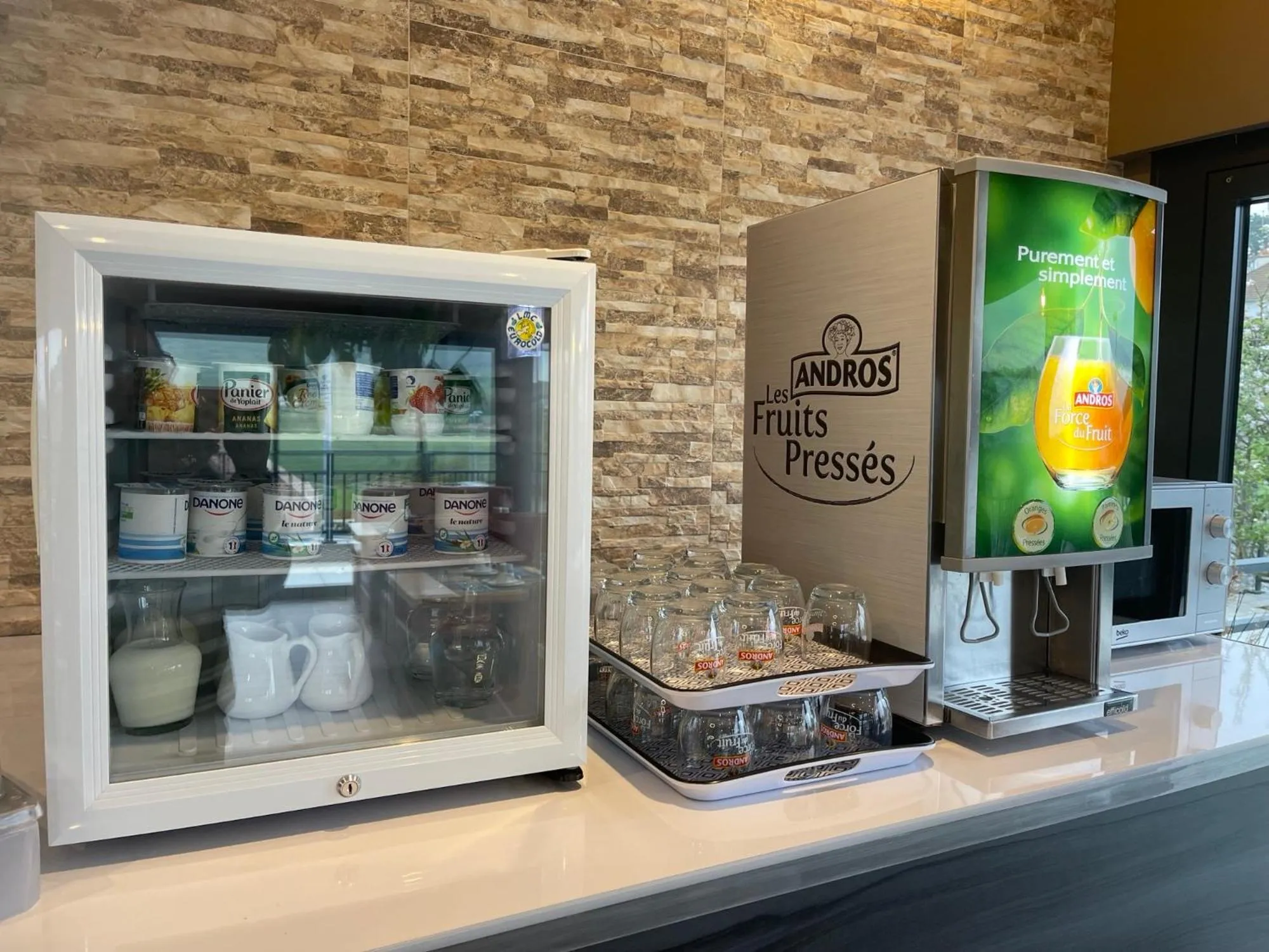 Food and drinks in Hotel Les Galets