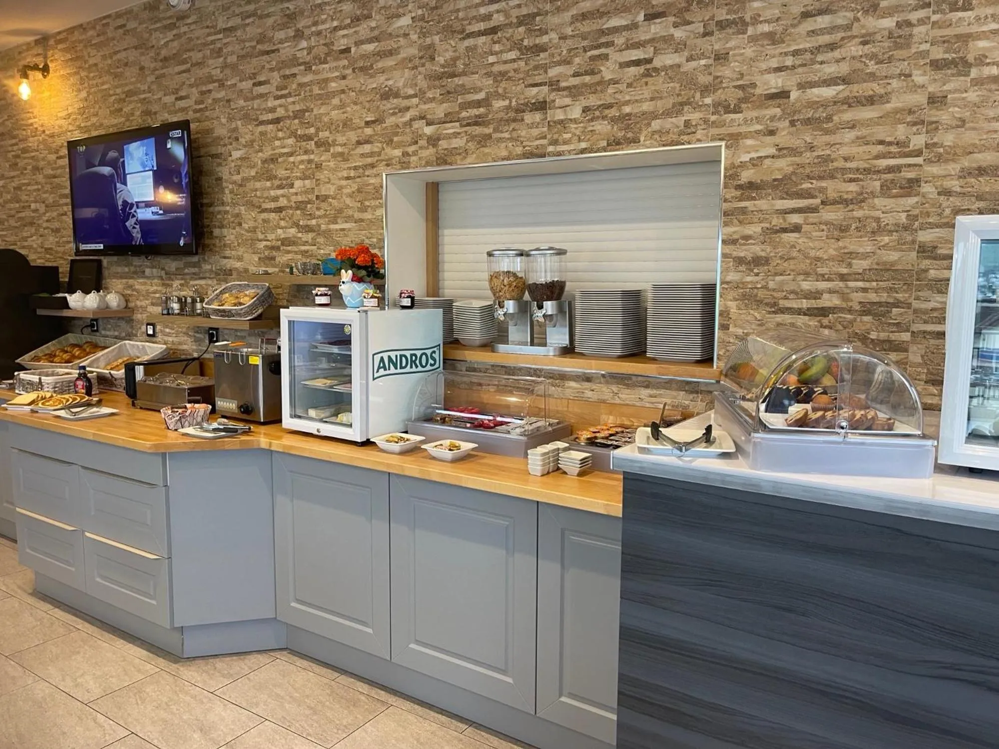 Buffet breakfast in Hotel Les Galets