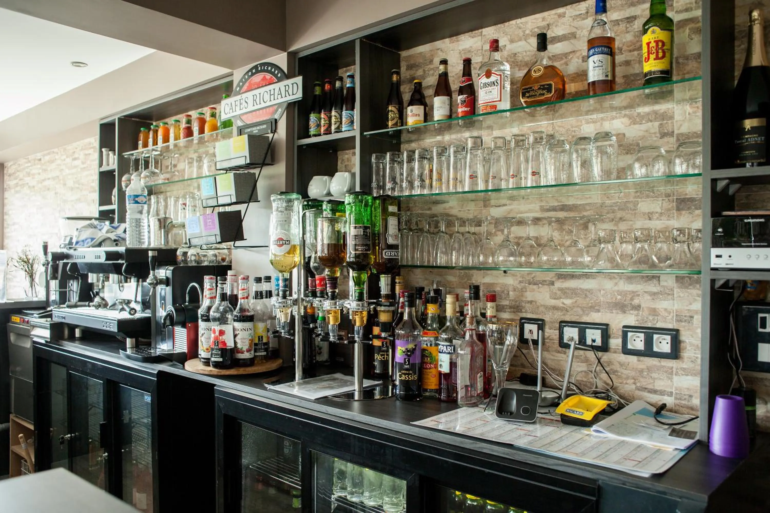 Lounge or bar in Hotel Les Galets