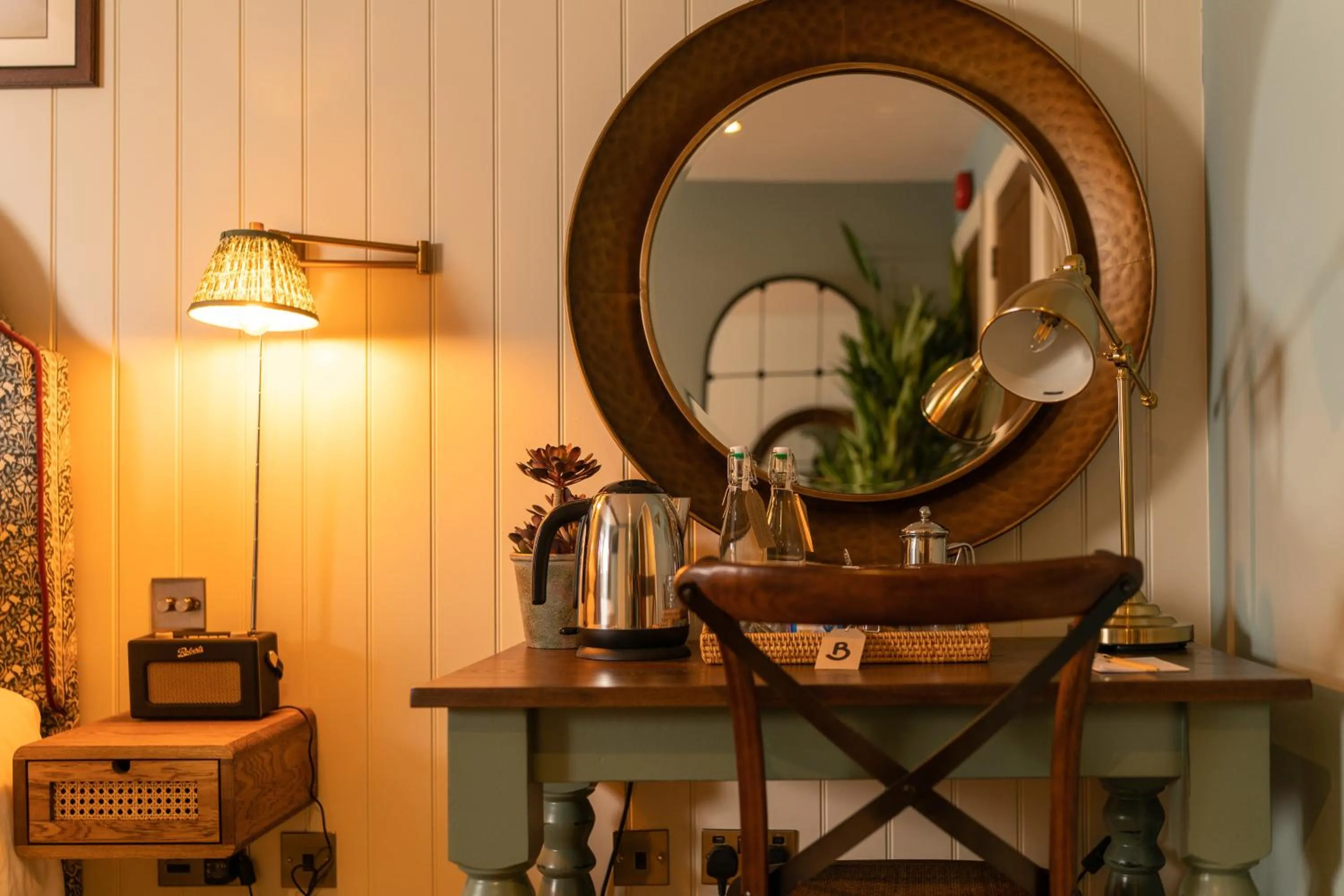 Coffee/tea facilities in The Old House Inn