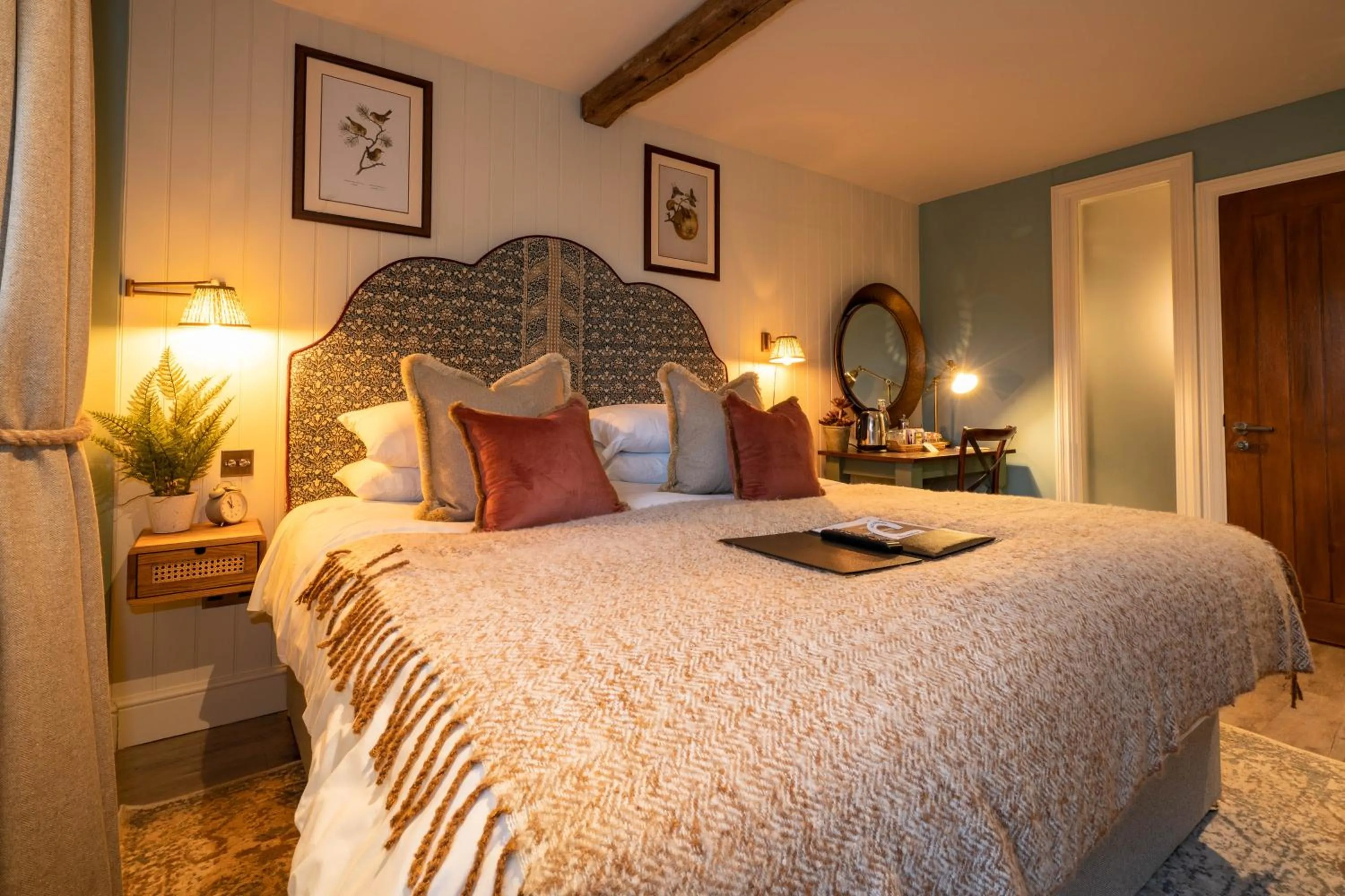 Photo of the whole room, Bed in The Old House Inn