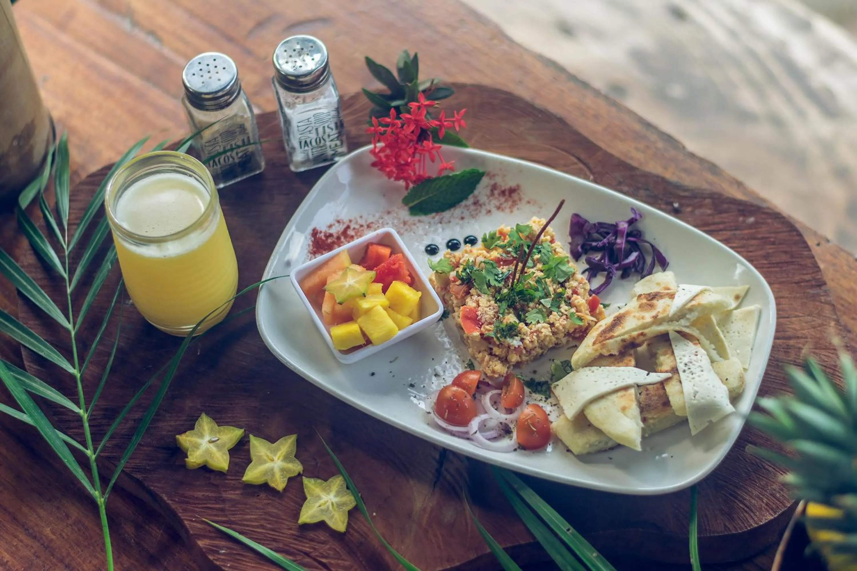 Food in Villa Eden Palomino