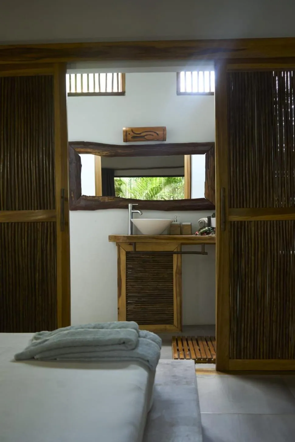 Bathroom, Bed in Villa Eden Palomino