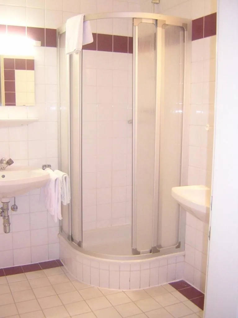 Shower in Jugend- und Familiengästehaus Klagenfurt