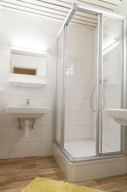 Shower in Jugend- und Familiengästehaus Klagenfurt