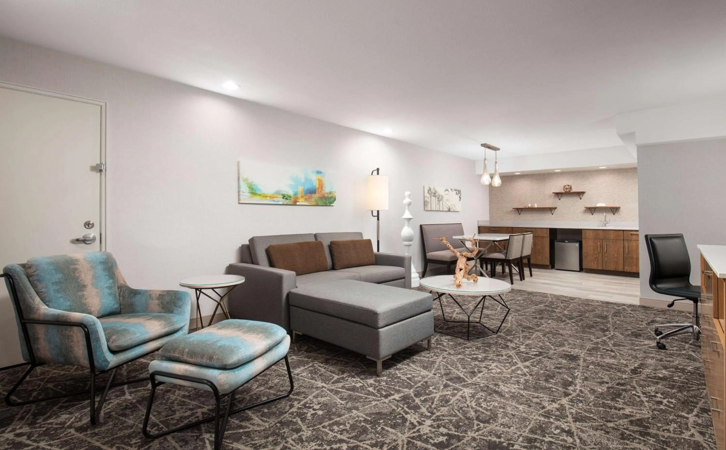 Living room in DoubleTree By Hilton Sacramento