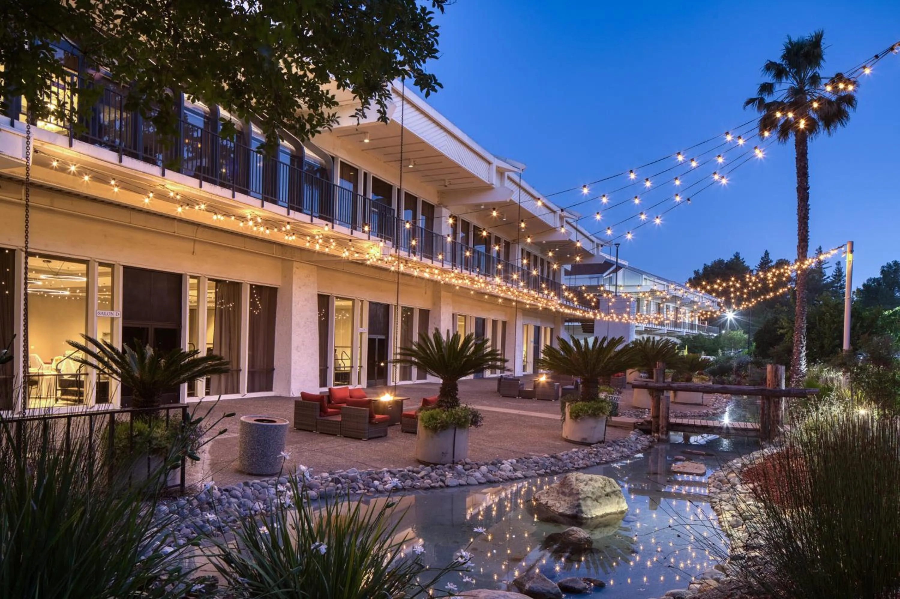 Patio in DoubleTree By Hilton Sacramento