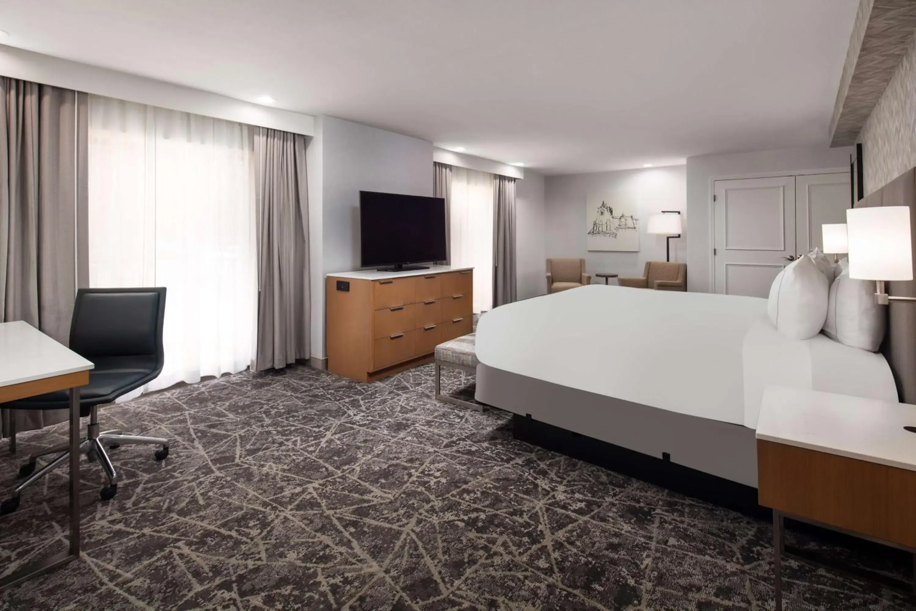Bedroom, Bed in DoubleTree By Hilton Sacramento