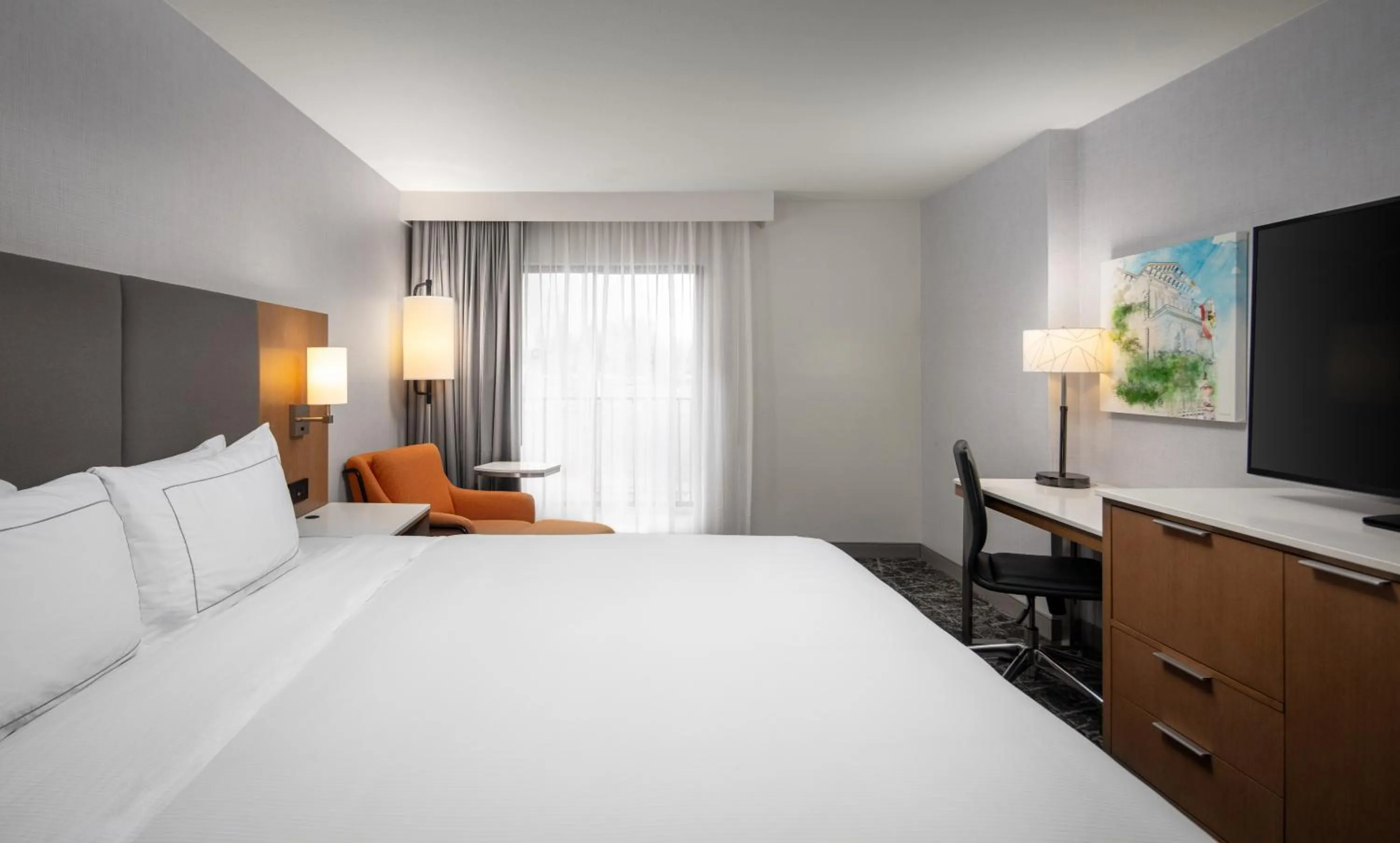 Bed in DoubleTree By Hilton Sacramento