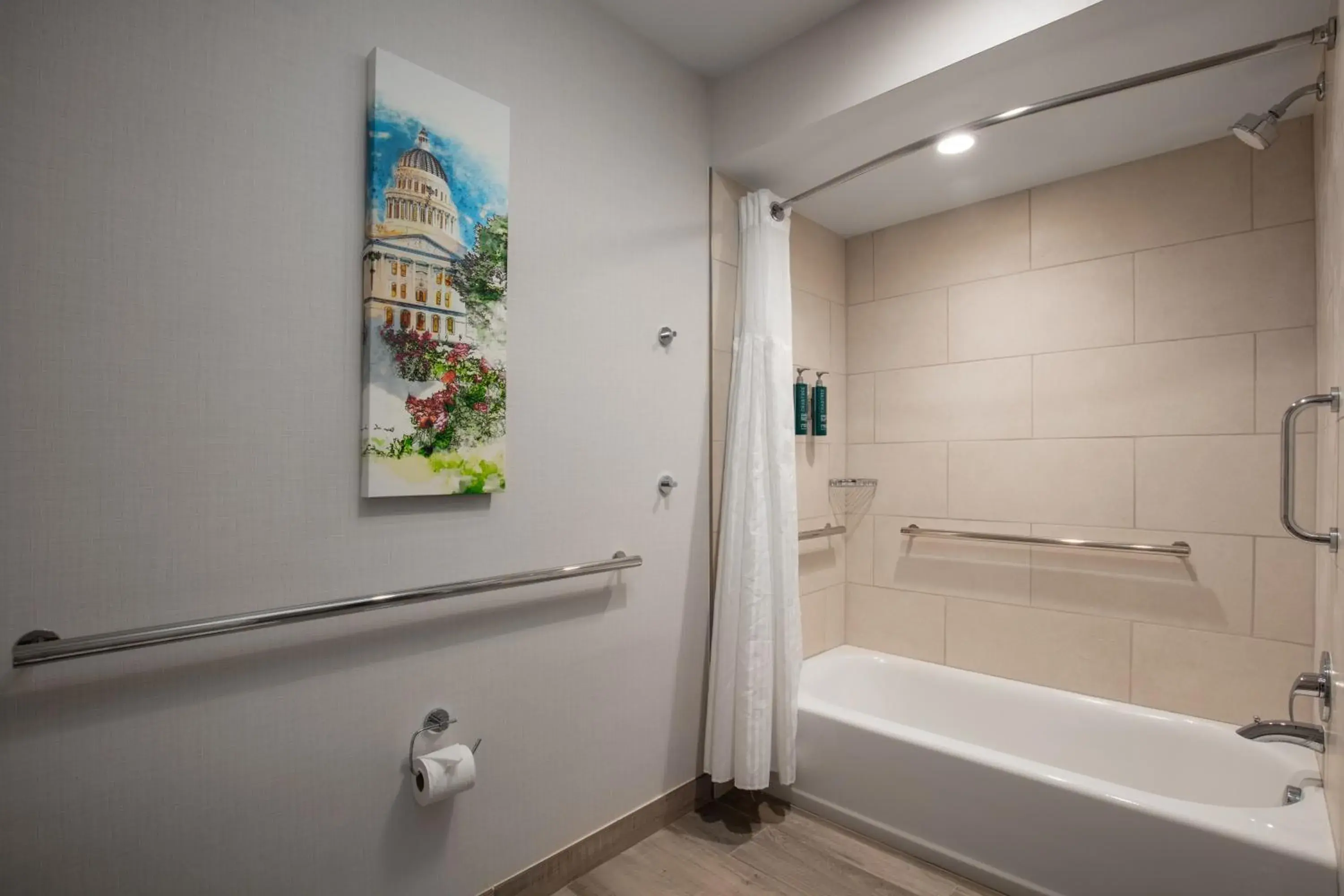 Shower, Bathroom in DoubleTree By Hilton Sacramento