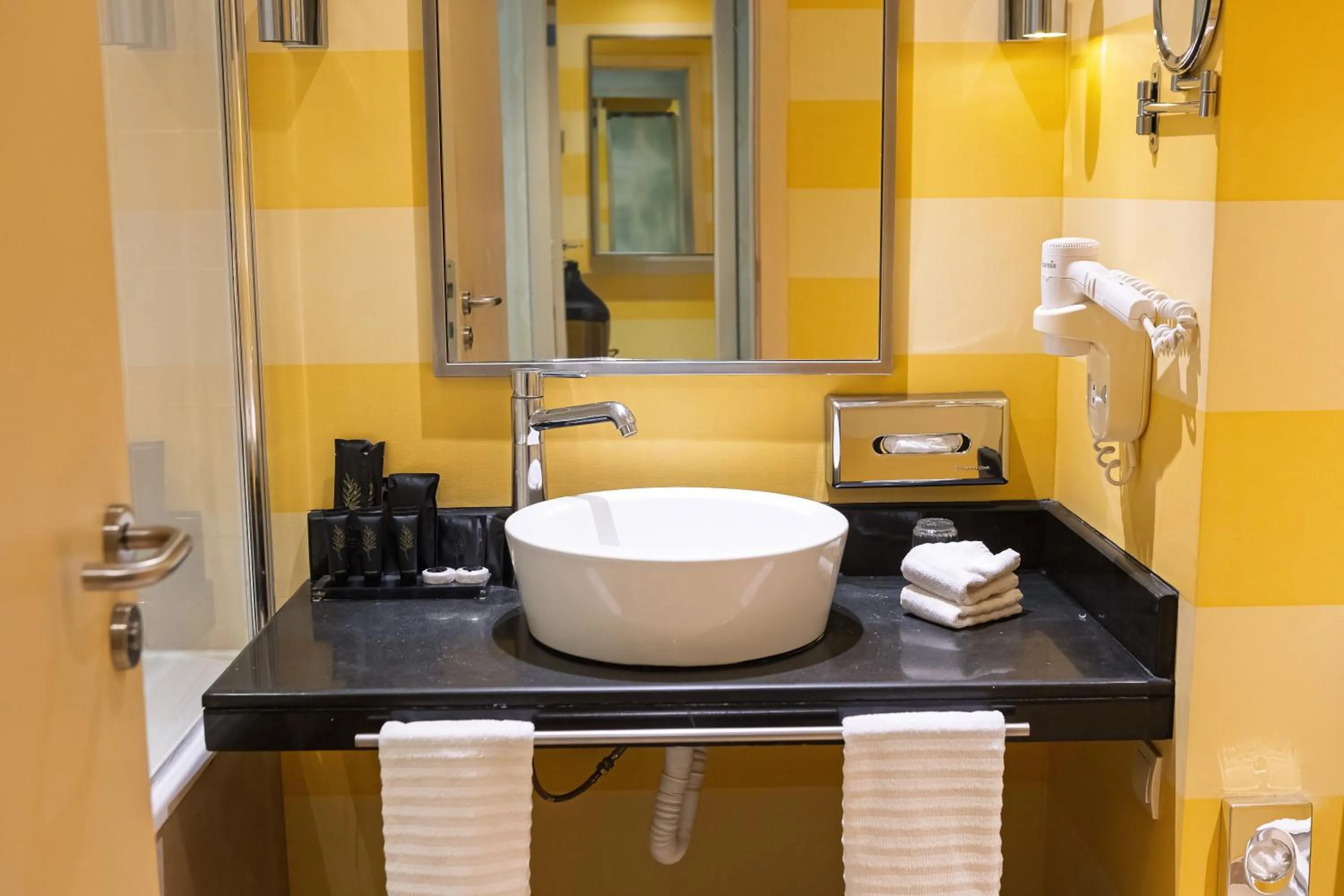 Shower in Renaissance by Crystall