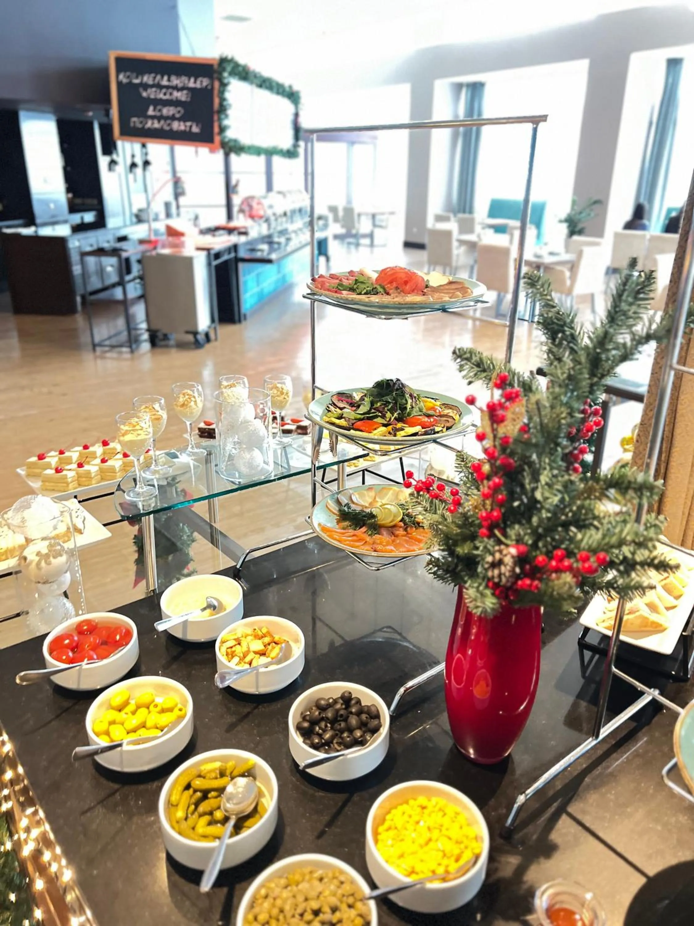 Breakfast in Renaissance by Crystall