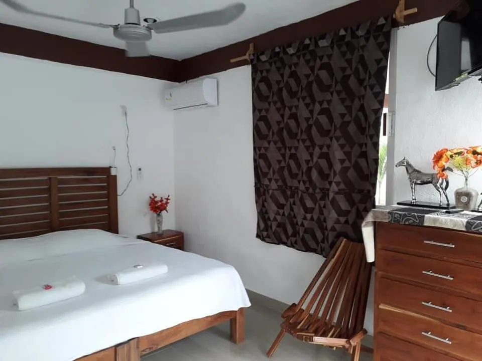 Photo of the whole room, Bed in Casa ka'an