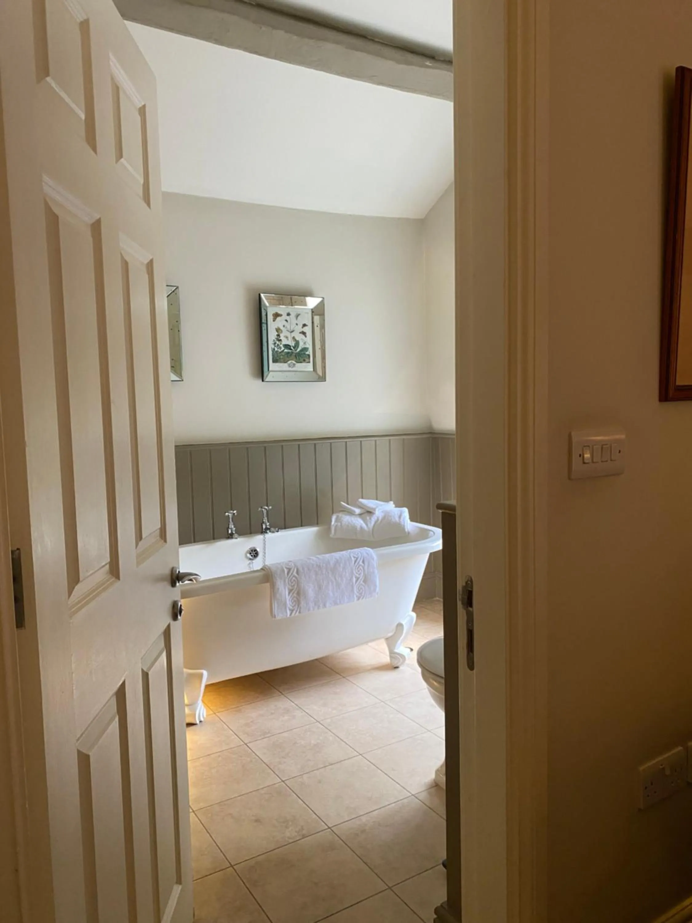 Bed in The Punch Bowl Inn