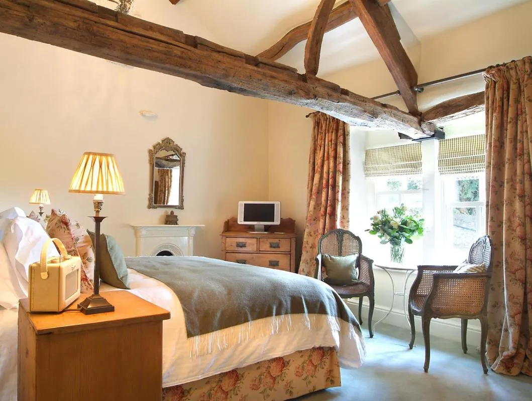 Bedroom, Bed in The Punch Bowl Inn