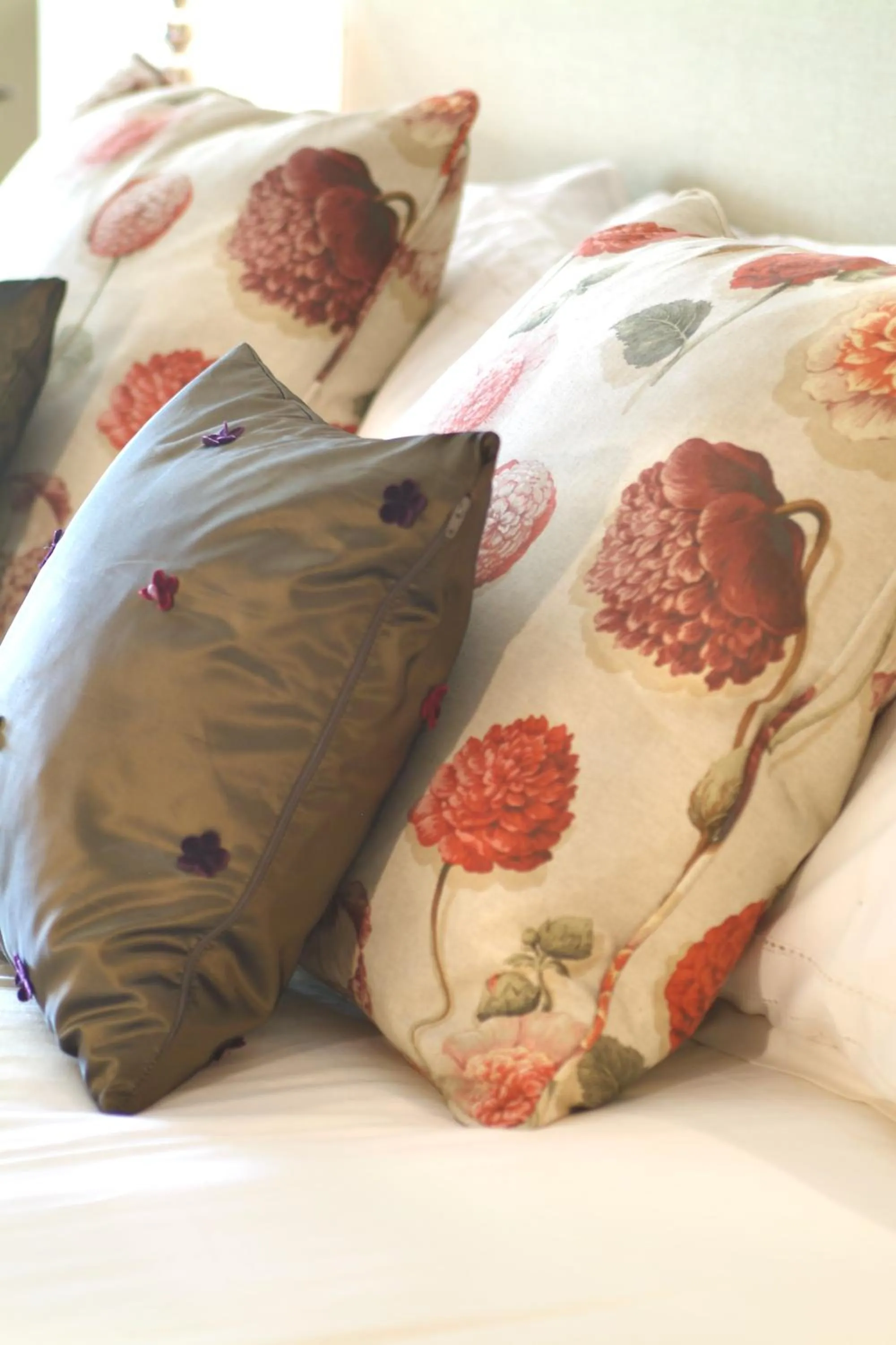 Decorative detail, Bed in The Punch Bowl Inn