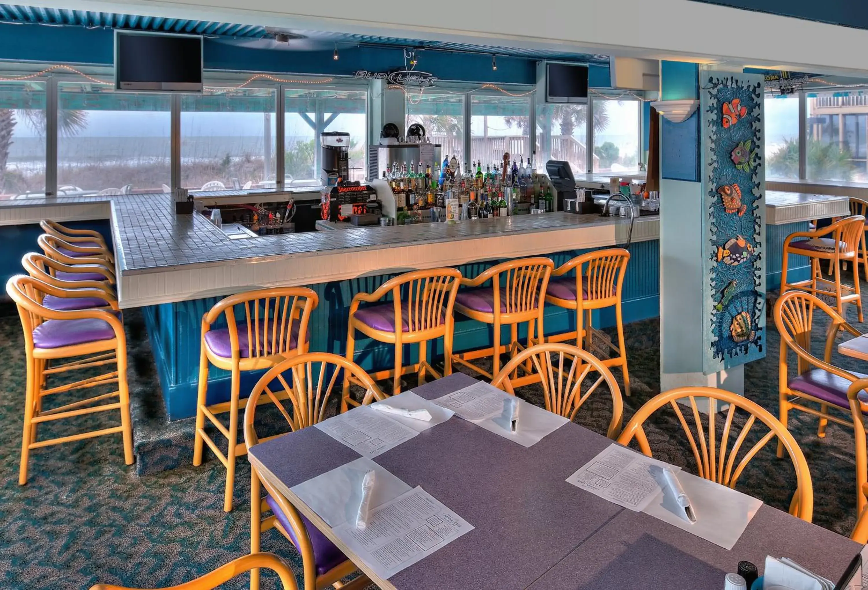 Restaurant/places to eat in Oceanfront Litchfield Inn Restaurant/places to eat in Oceanfront Litchfield Inn