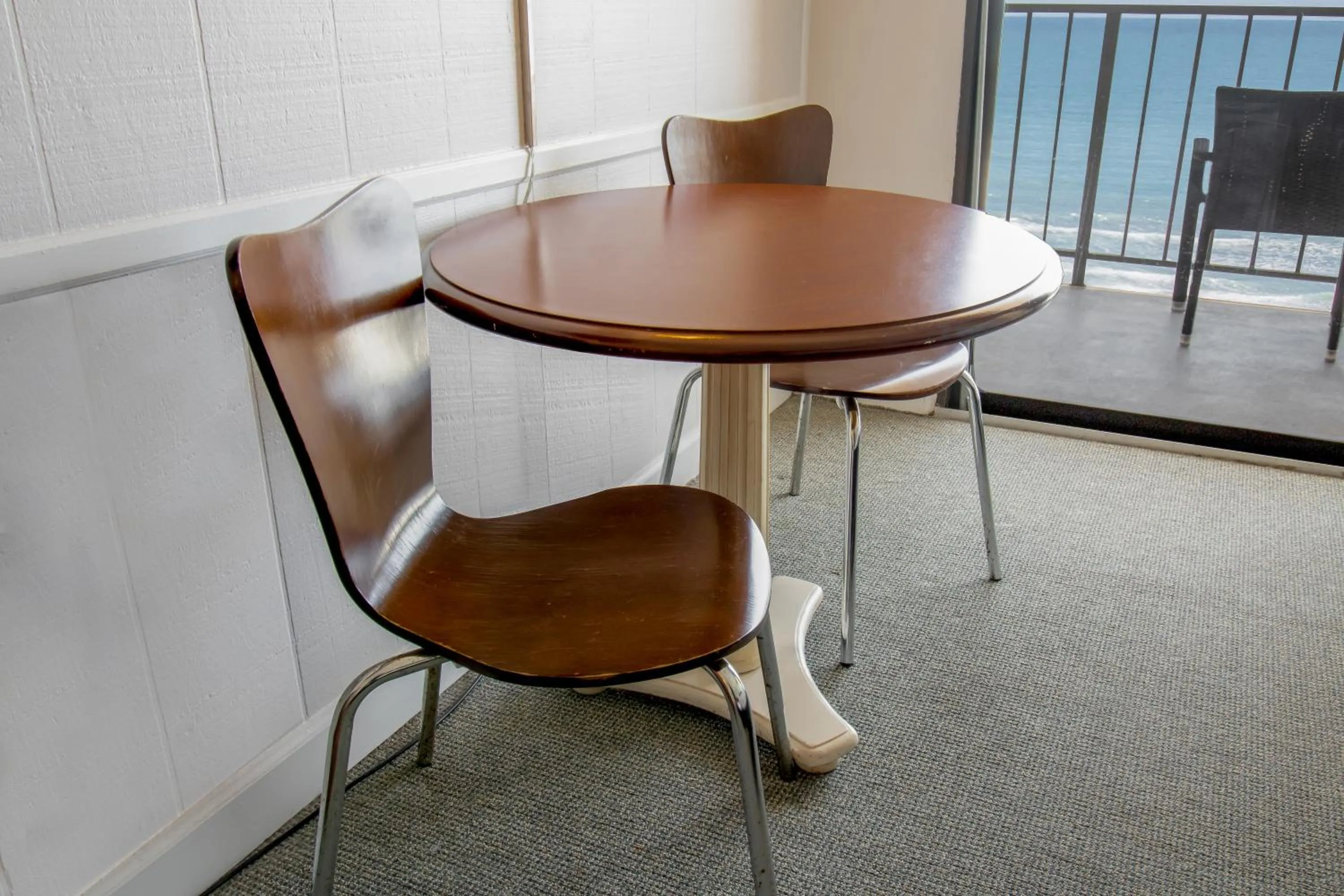 Seating area in Oceanfront Litchfield Inn