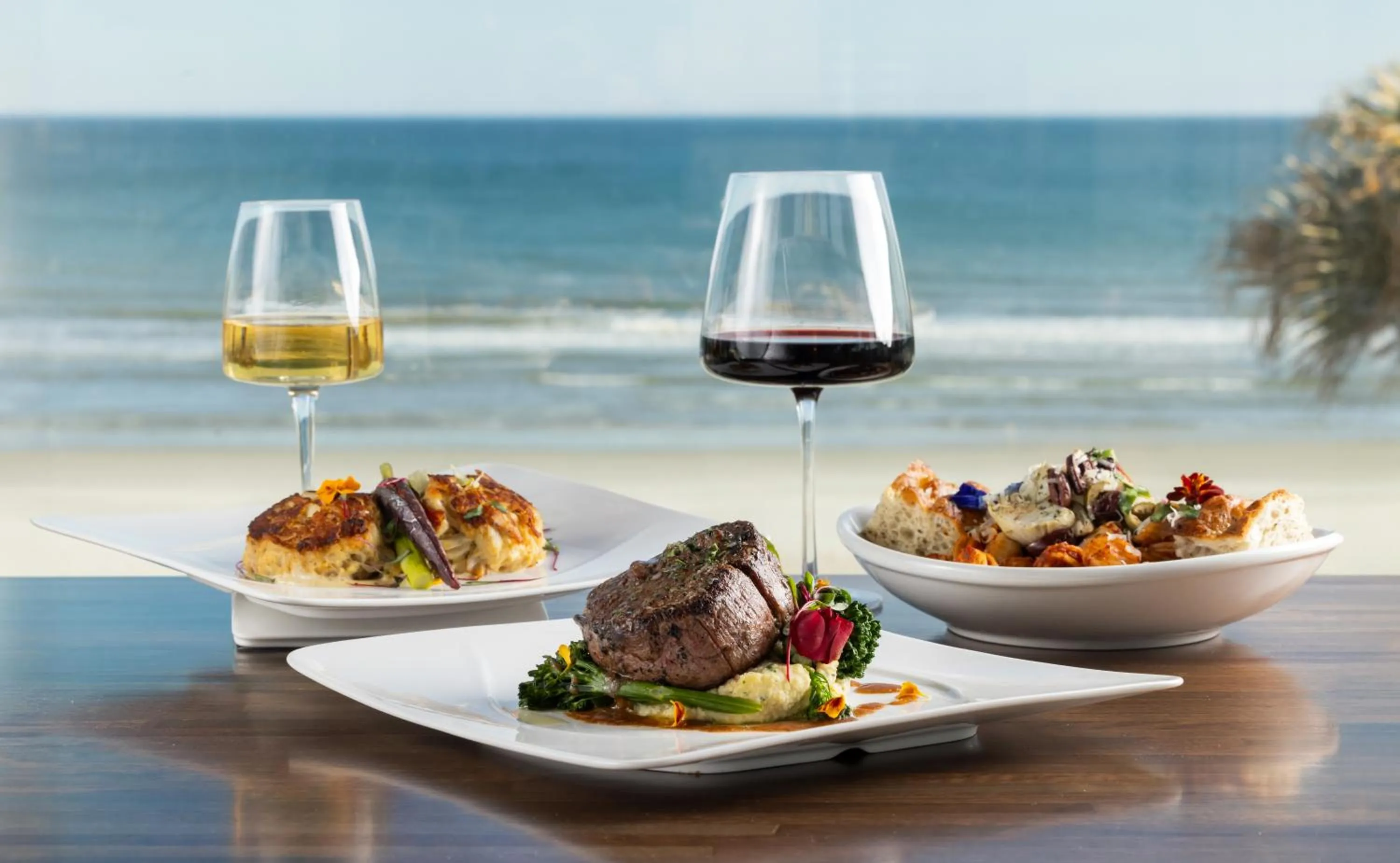 Restaurant/places to eat in Oceanfront Litchfield Inn