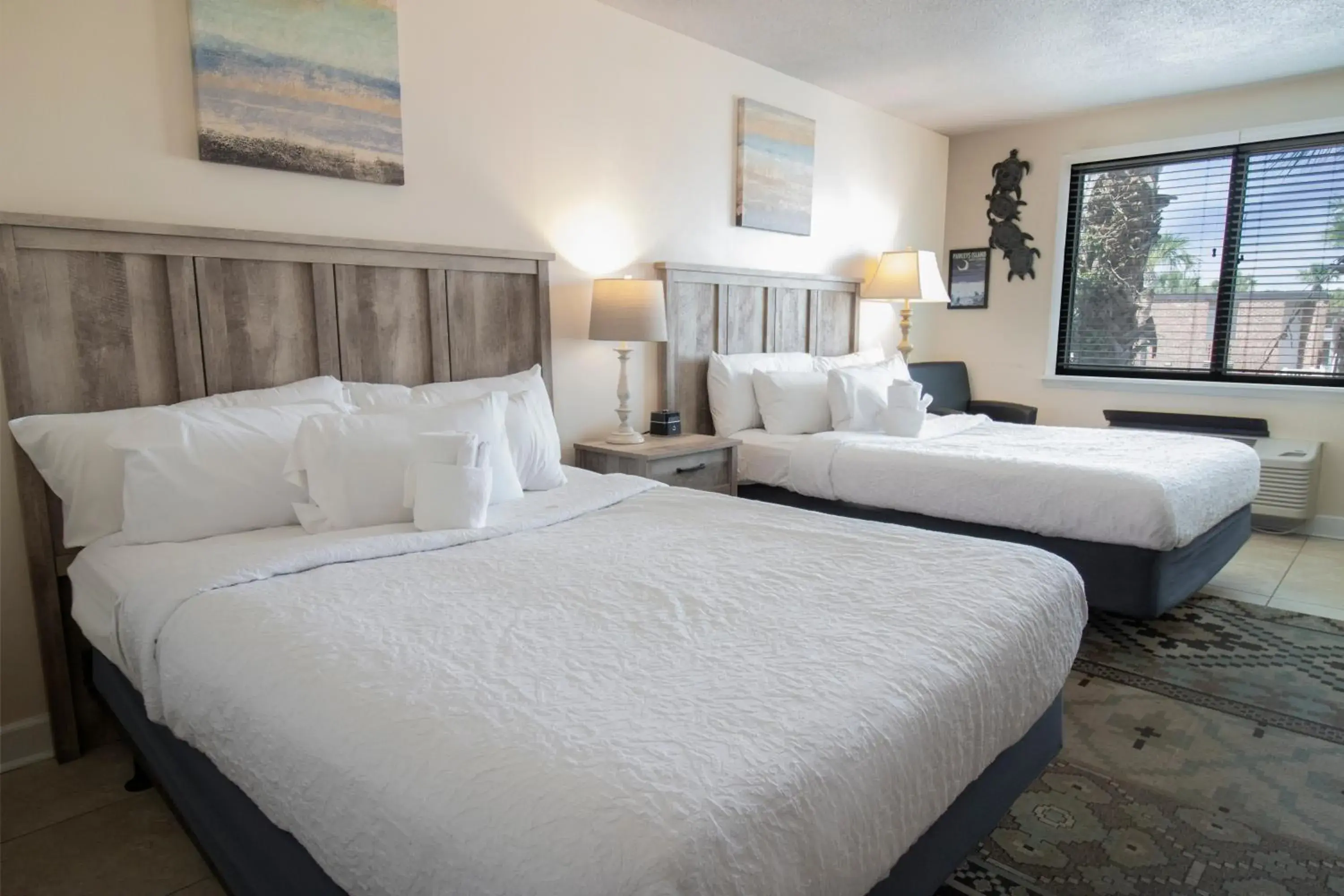 Bed in Oceanfront Litchfield Inn Bed in Oceanfront Litchfield Inn