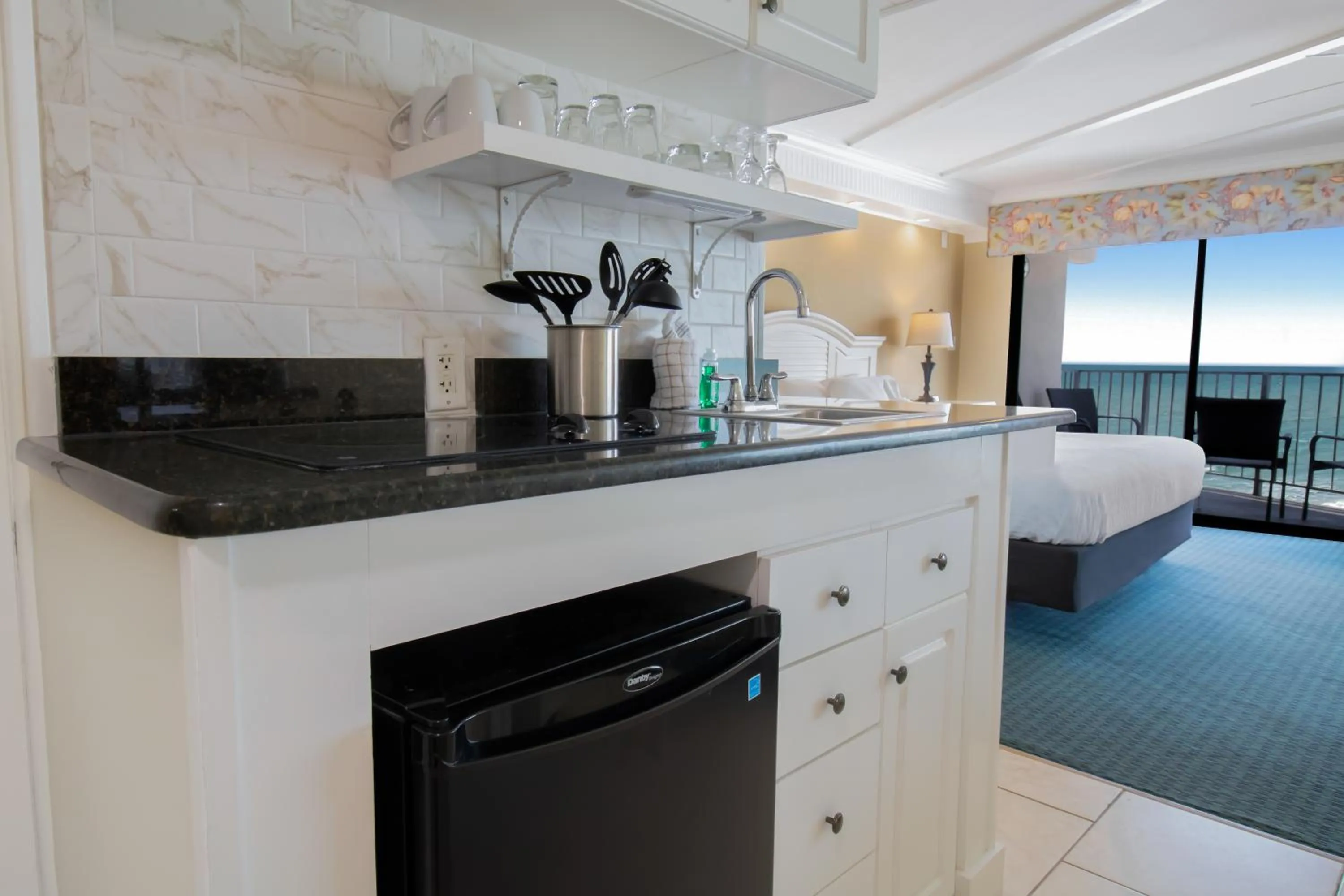 minibar in Oceanfront Litchfield Inn