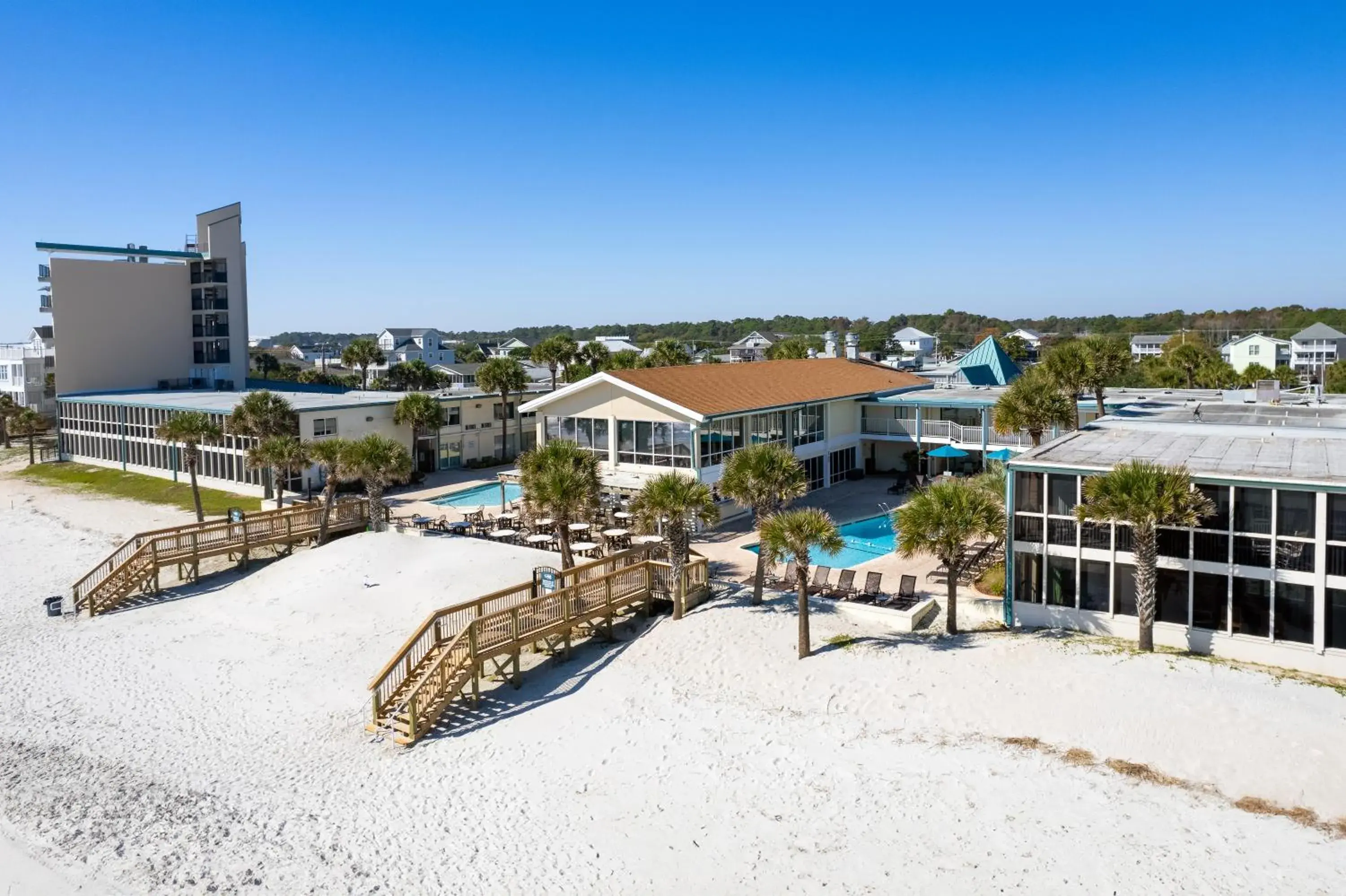 Property building in Oceanfront Litchfield Inn Property building in Oceanfront Litchfield Inn