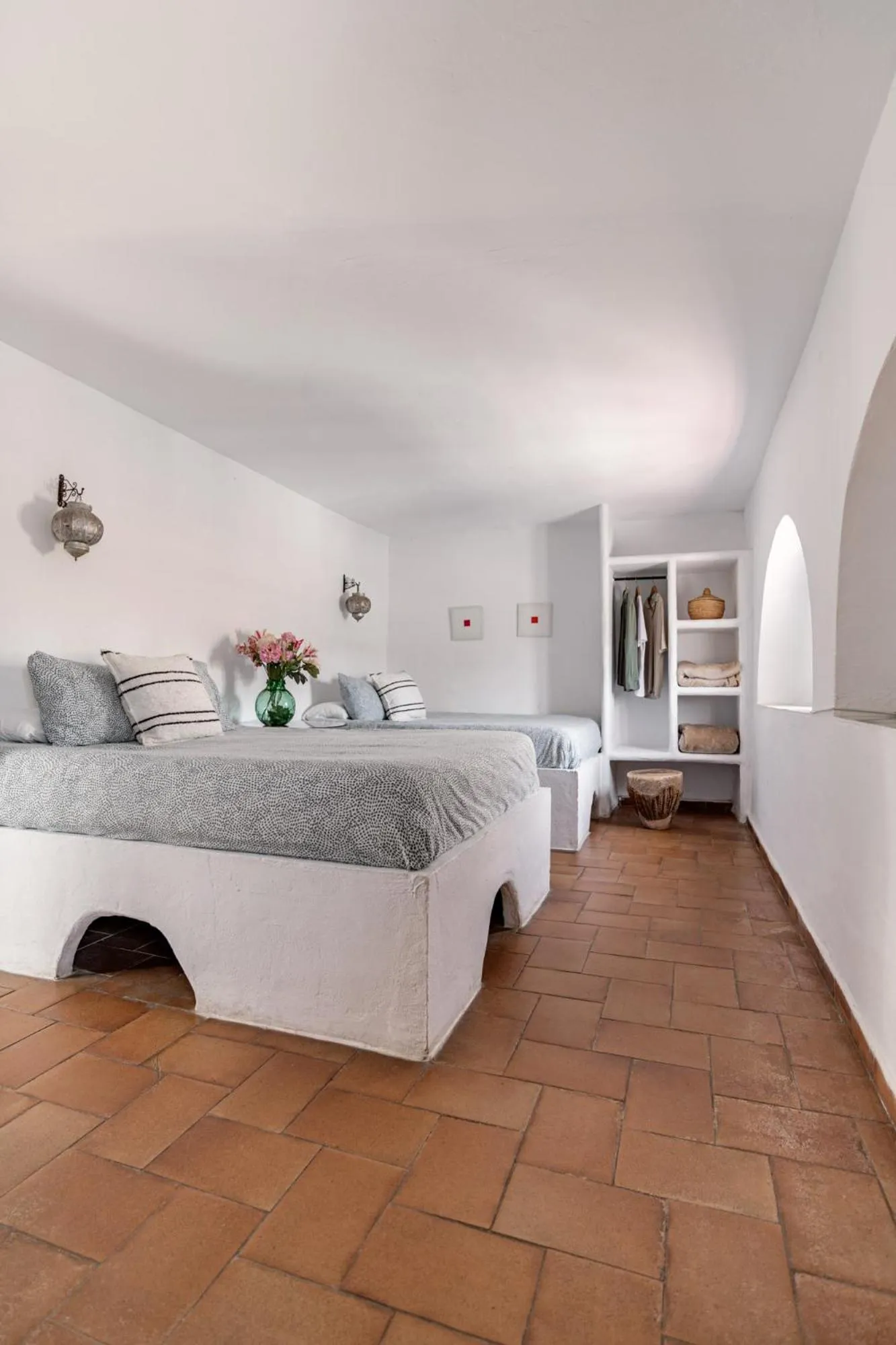 Photo of the whole room, Bed in Eole Tarifa Rooms