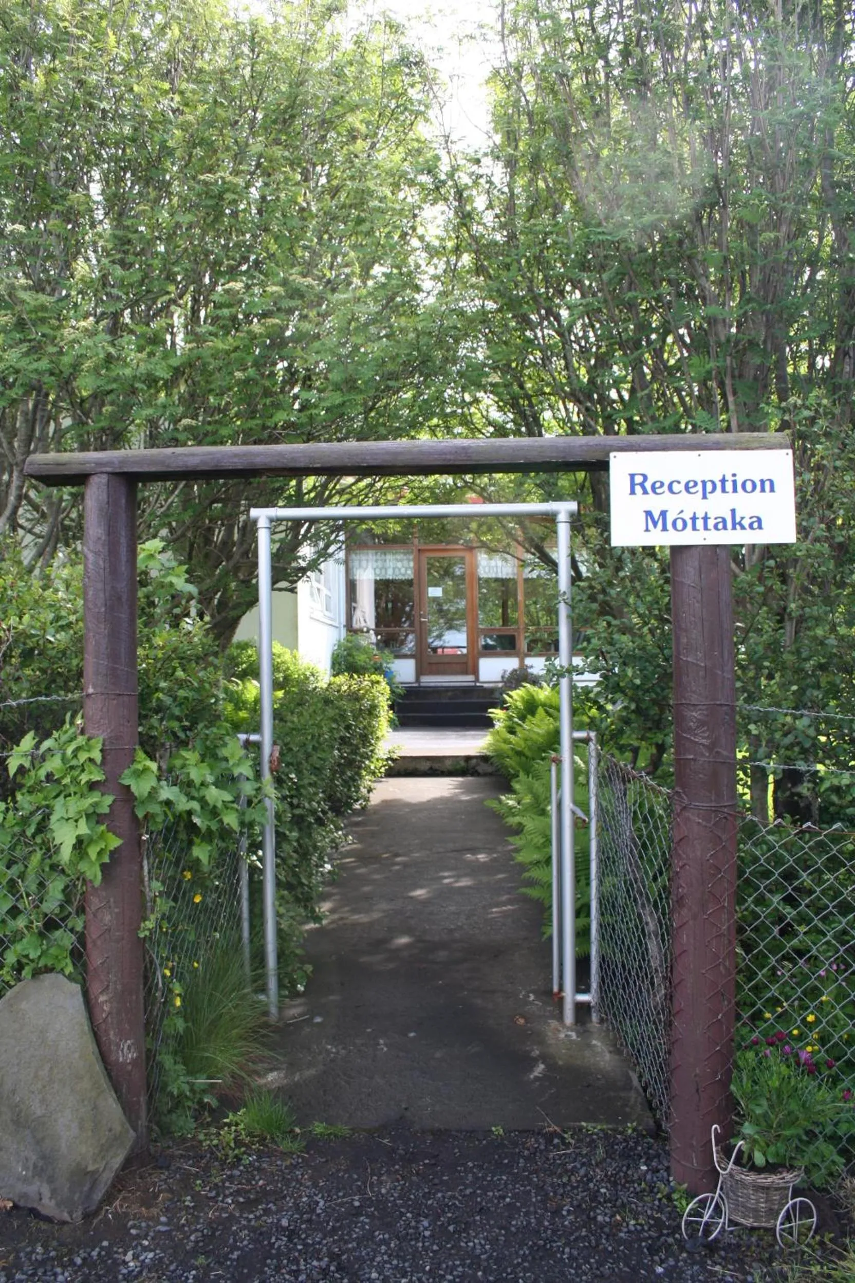 Facade/entrance in Sólheimahjáleiga Guesthouse