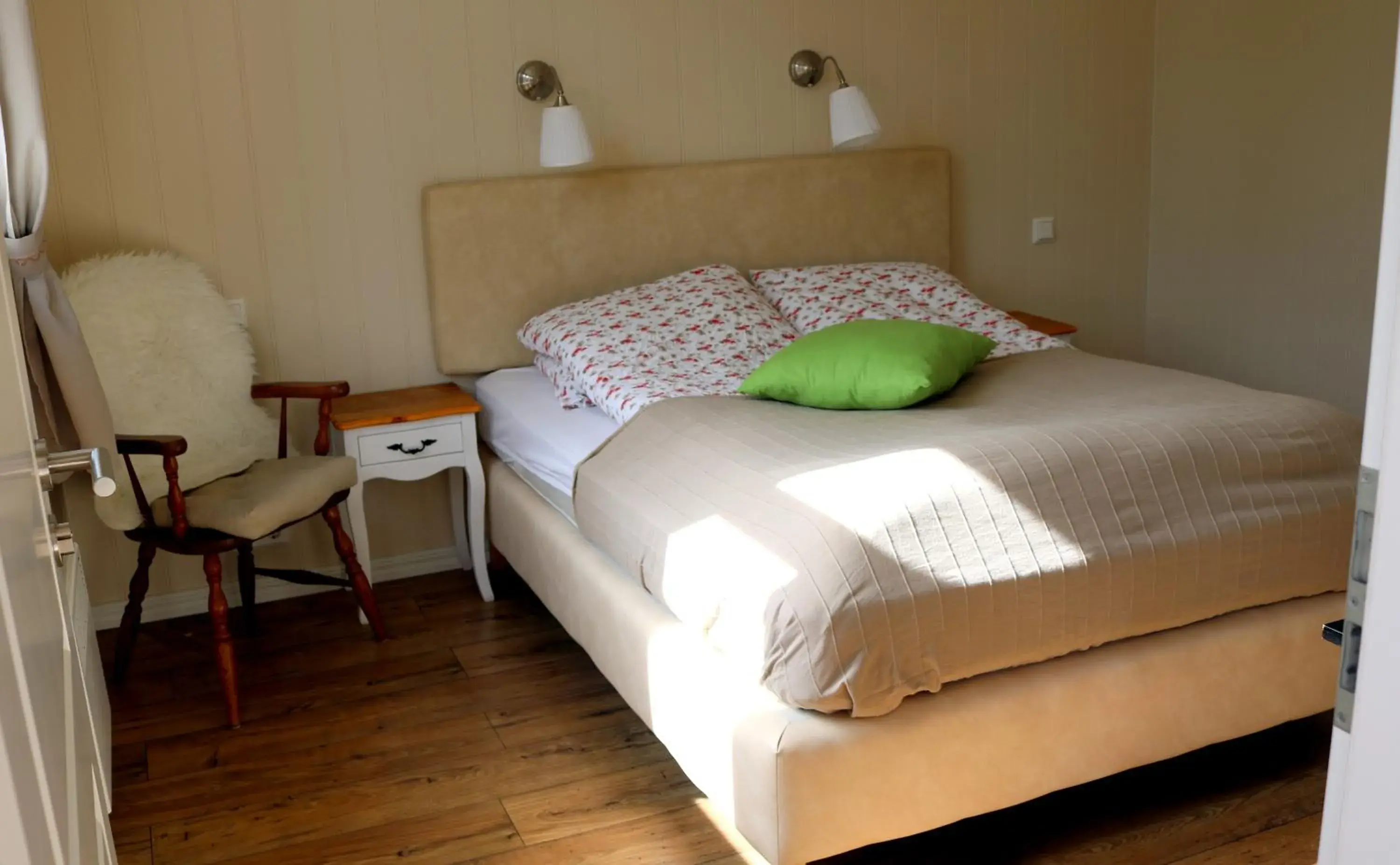 Double with Shared Bathroom in Sólheimahjáleiga Guesthouse Double with Shared Bathroom in Sólheimahjáleiga Guesthouse