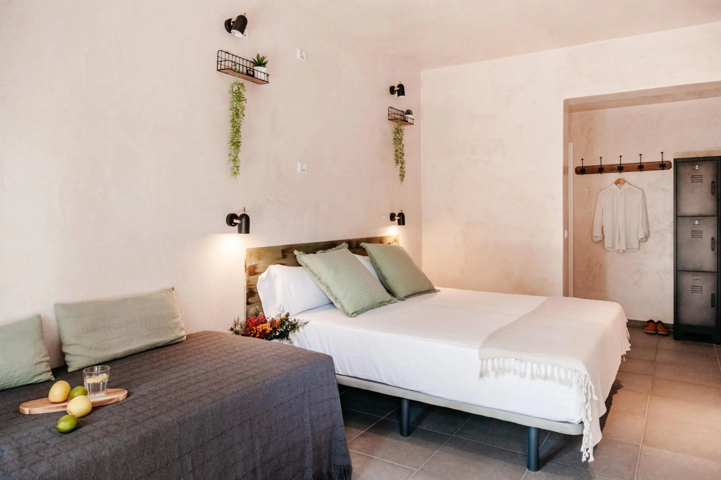 Photo of the whole room, Bed in ASTUTO Boutique Jerez - Adults Only