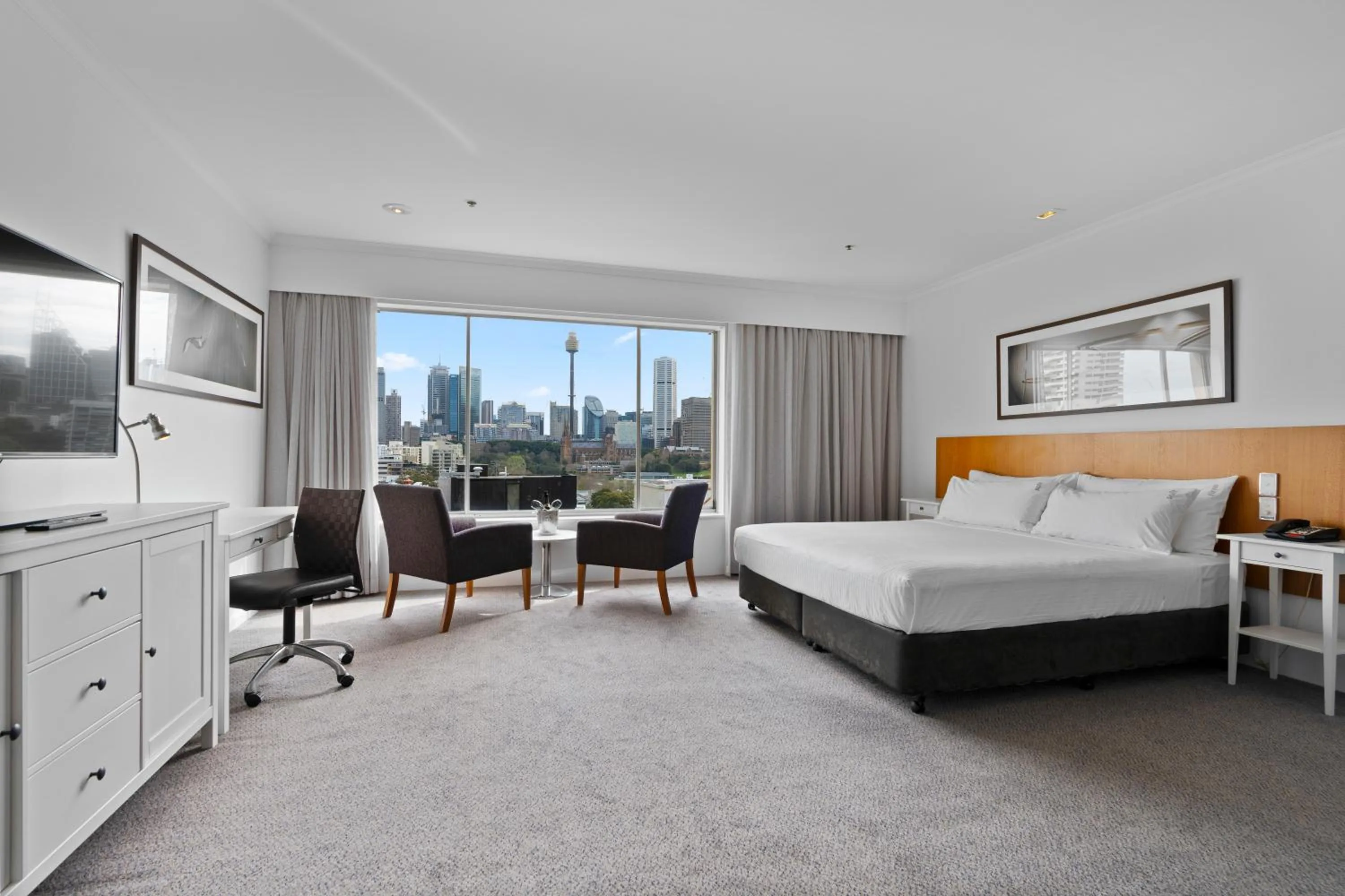 Bedroom, Bed in Holiday Inn Sydney Potts Point