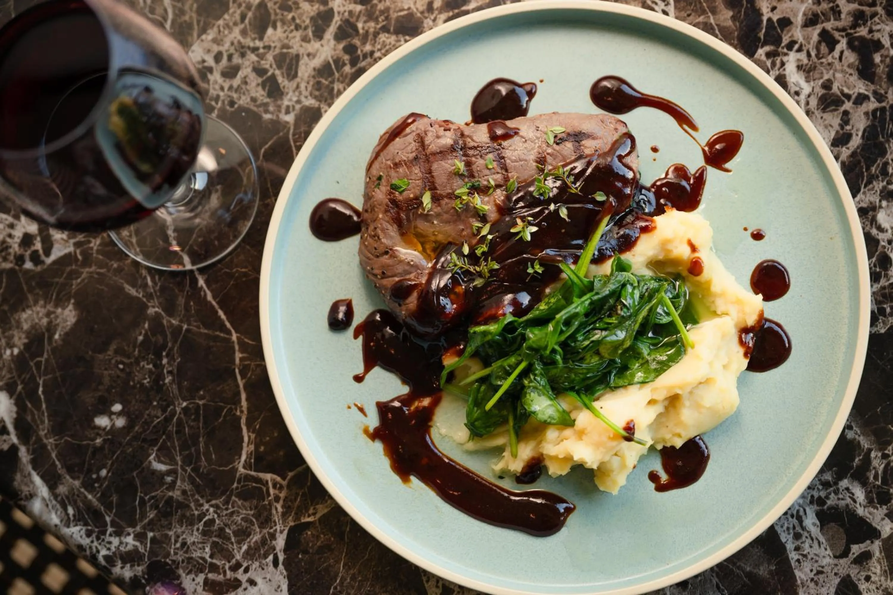 Restaurant/places to eat in Holiday Inn Sydney Potts Point