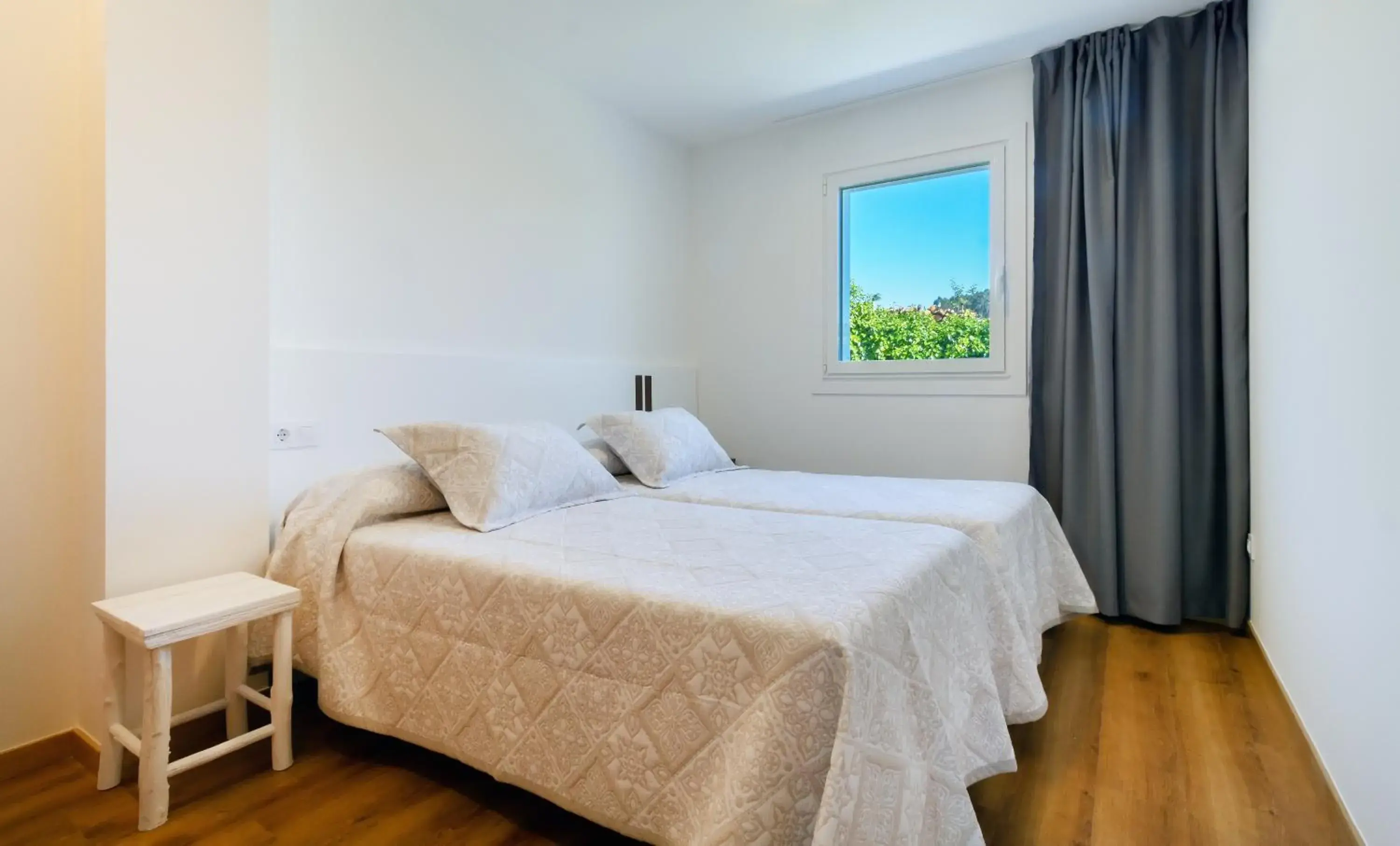 Photo of the whole room, Bed in Duerming O Casal da Martiña Photo of the whole room, Bed in Duerming O Casal da Martiña