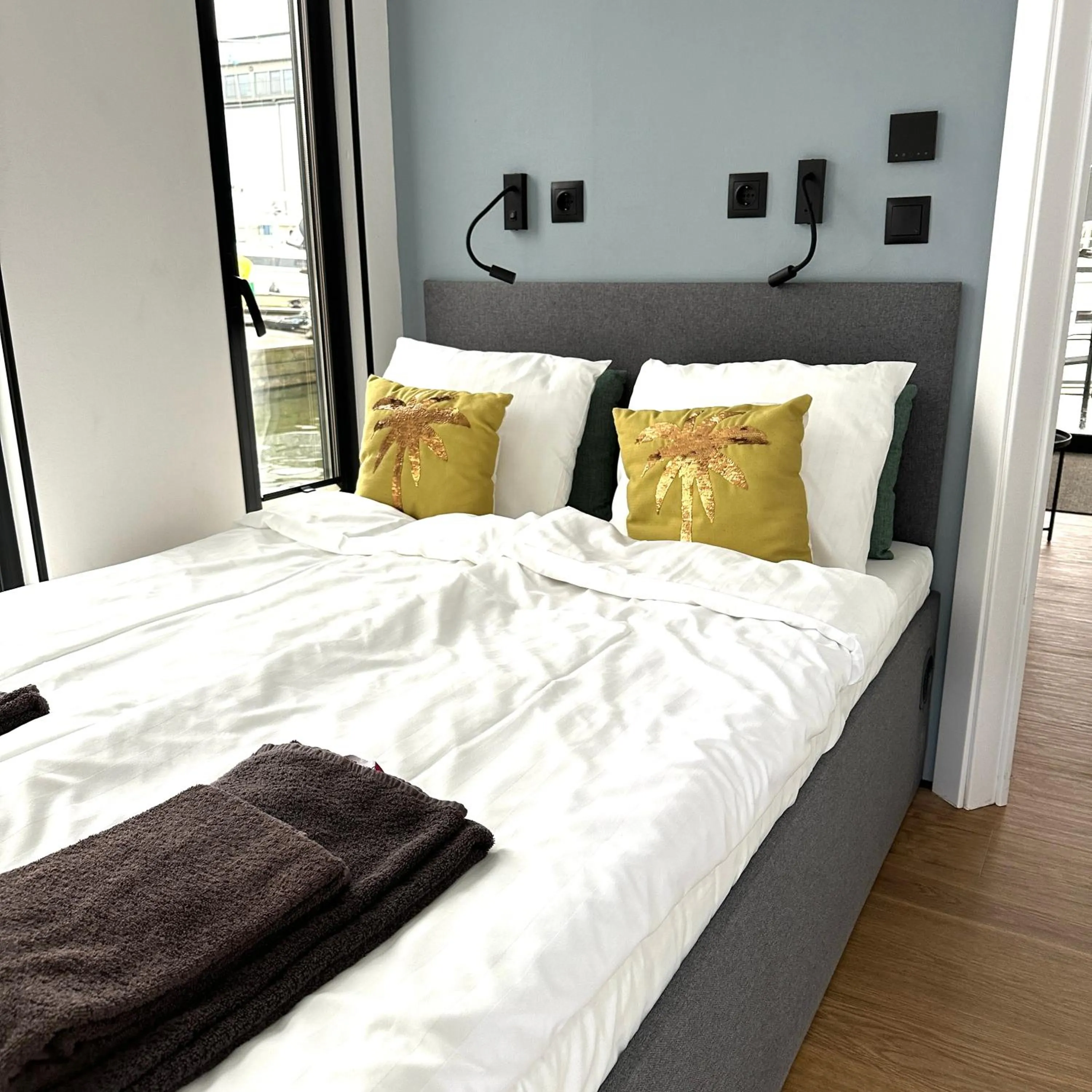 Bed in La Mare Resort