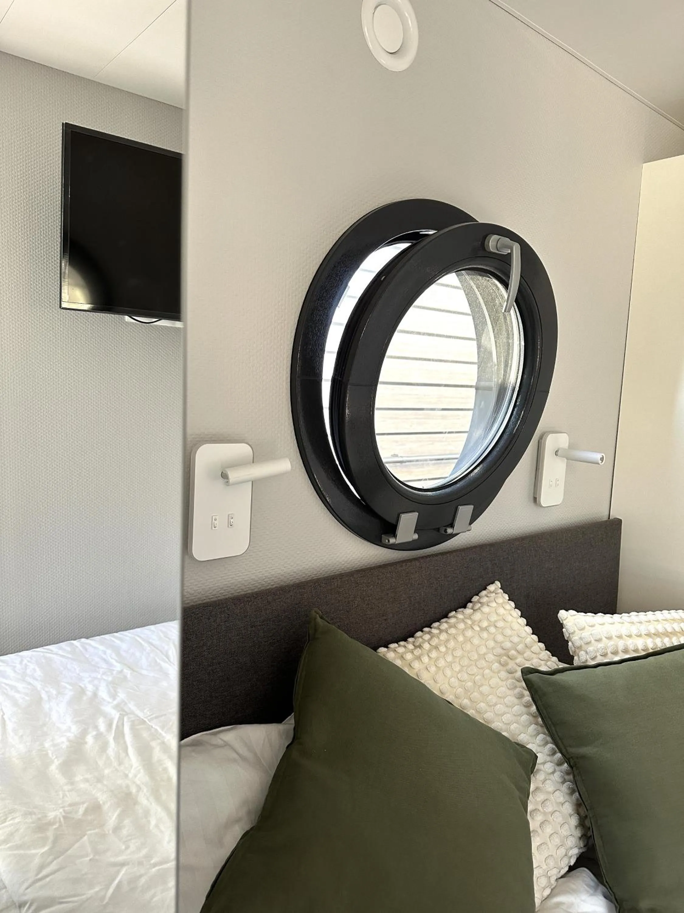 Bed in La Mare Resort