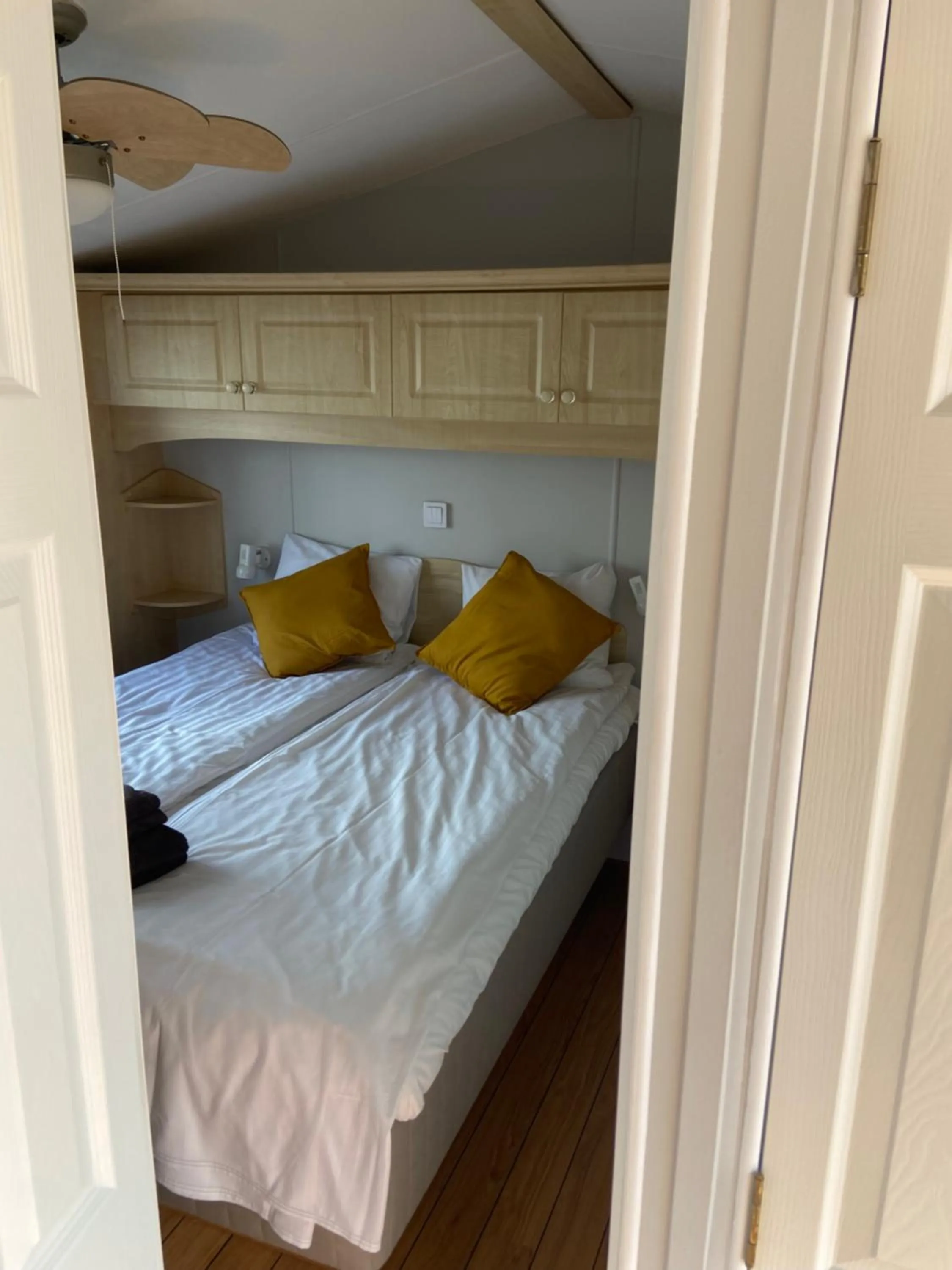 Bed in La Mare Resort