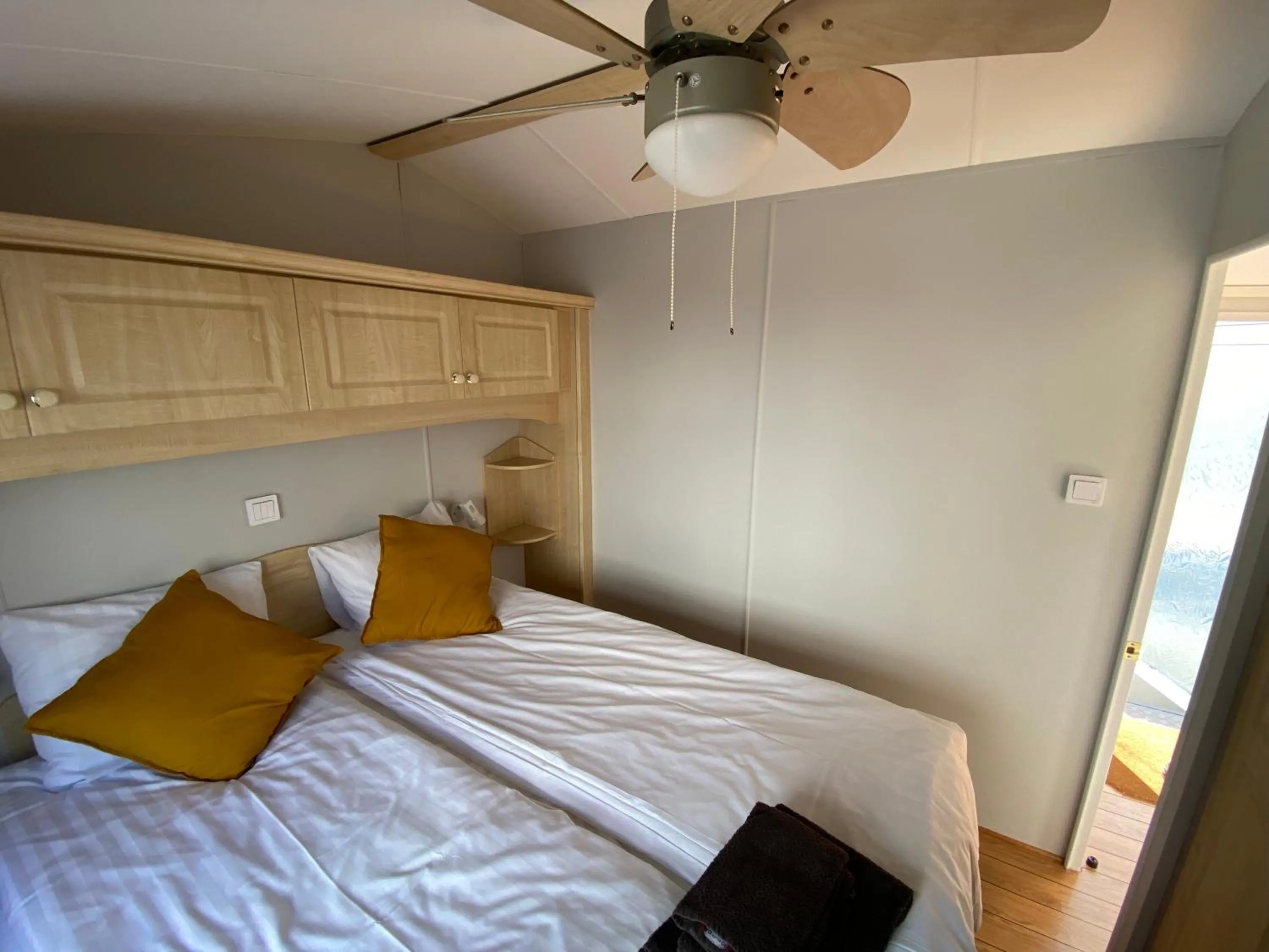 Bed in La Mare Resort