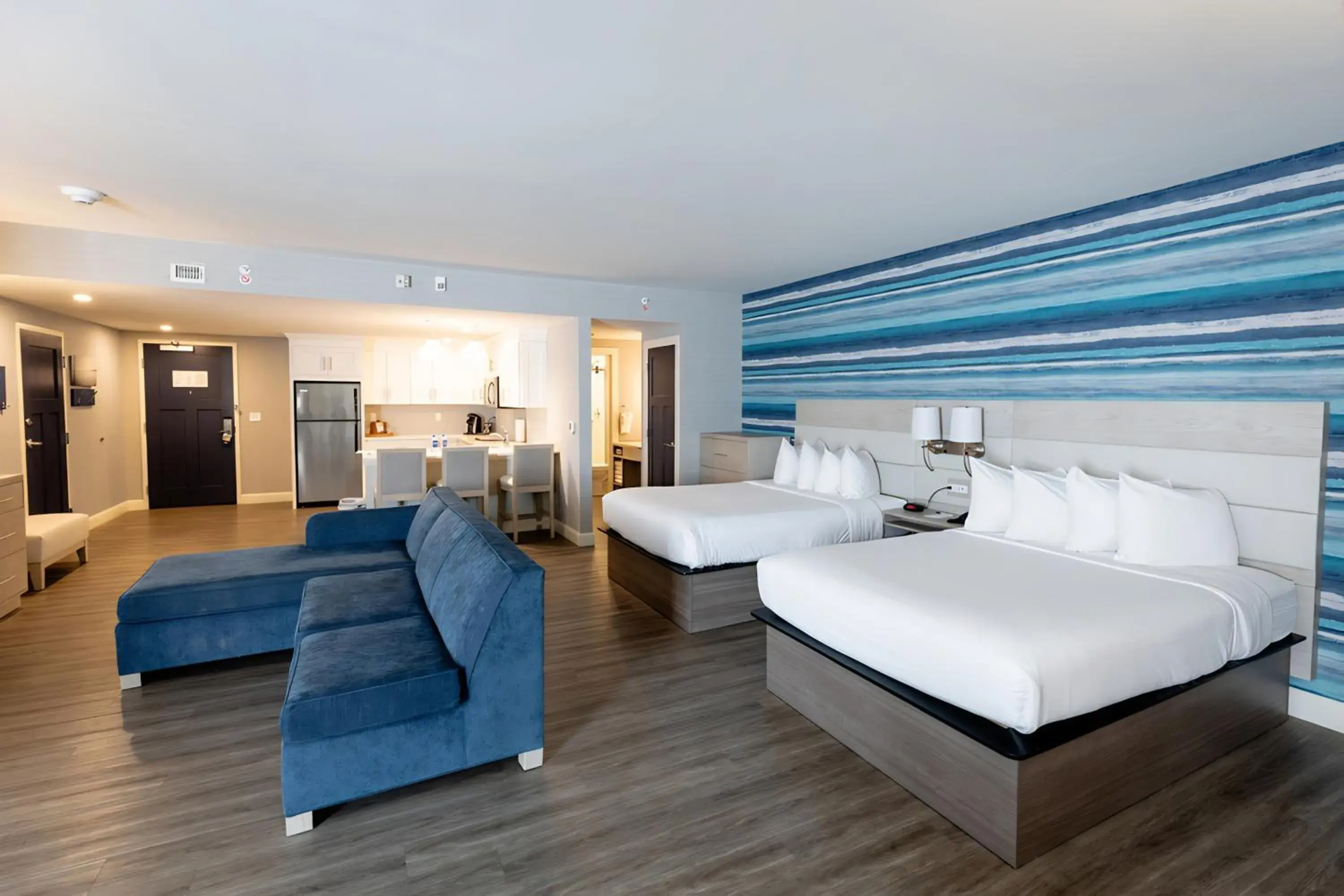 Queen Suite in Hotel LBI Queen Suite in Hotel LBI