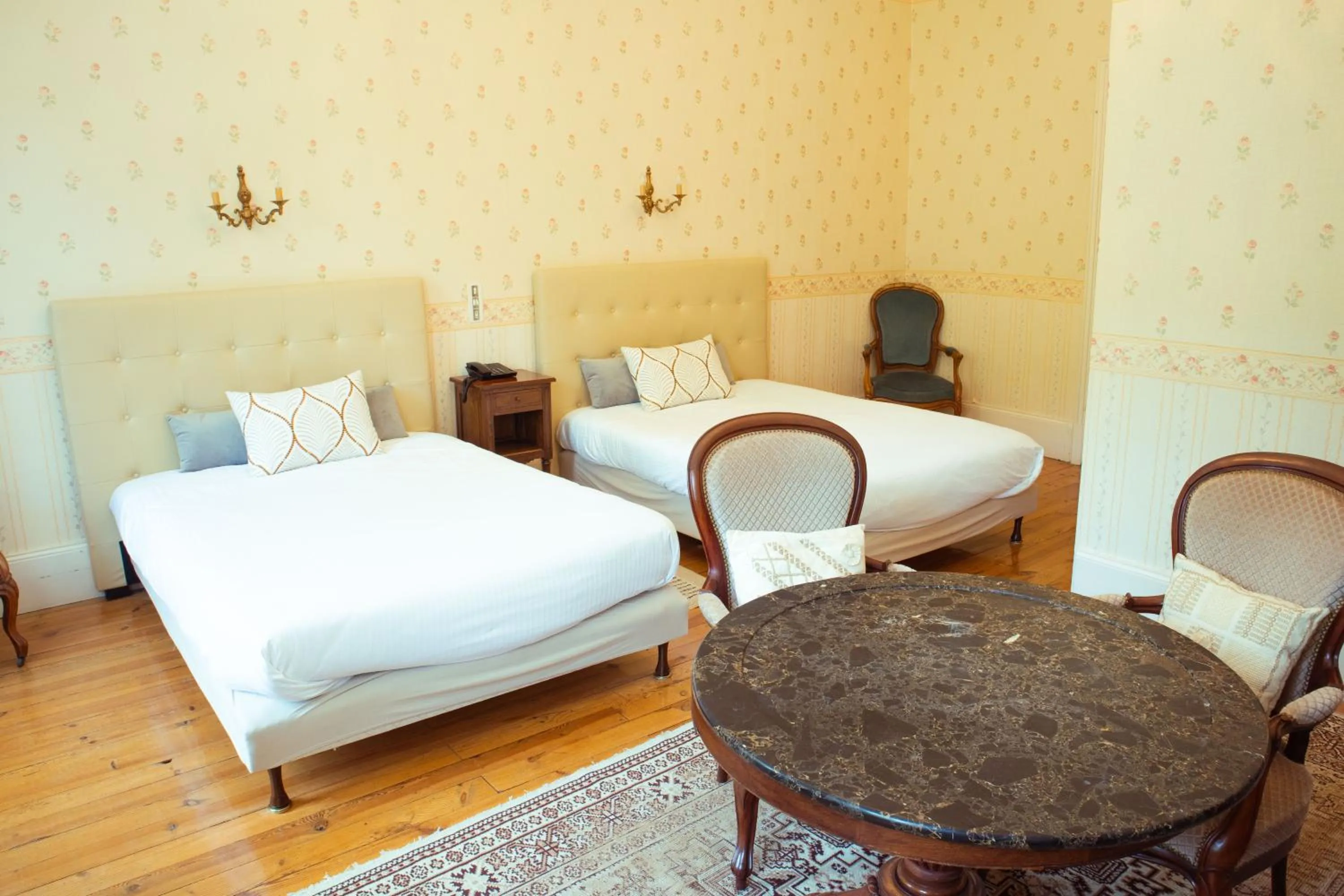 Bed in Grand Hôtel du Parc