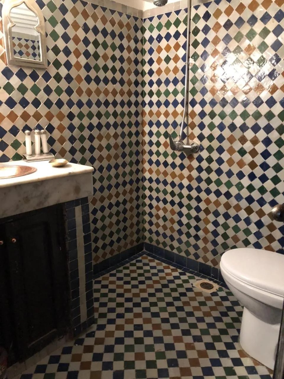 Shower in Riad Tizwa Fes