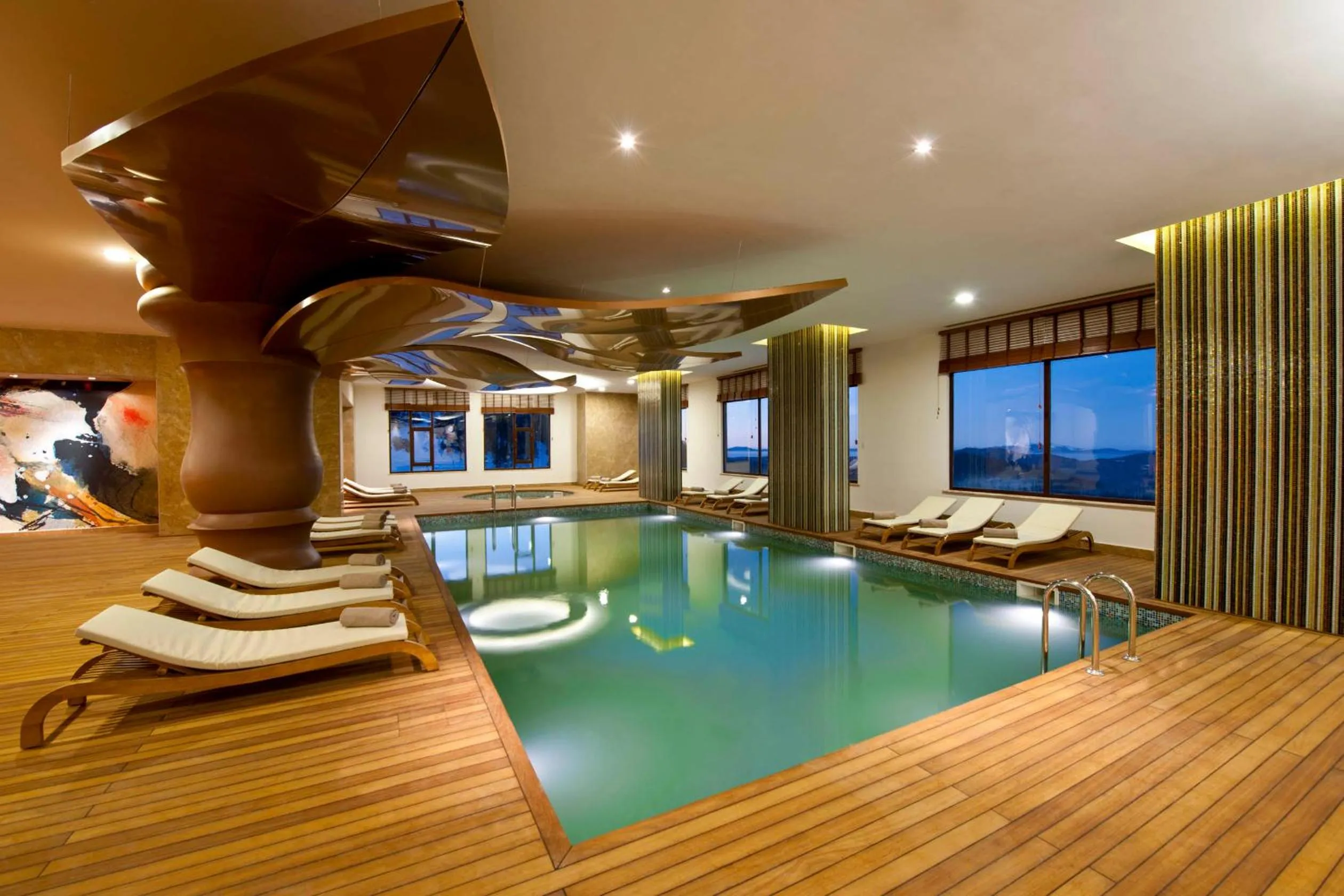 Swimming pool in Kaya Palazzo Ski & Mountain Resort