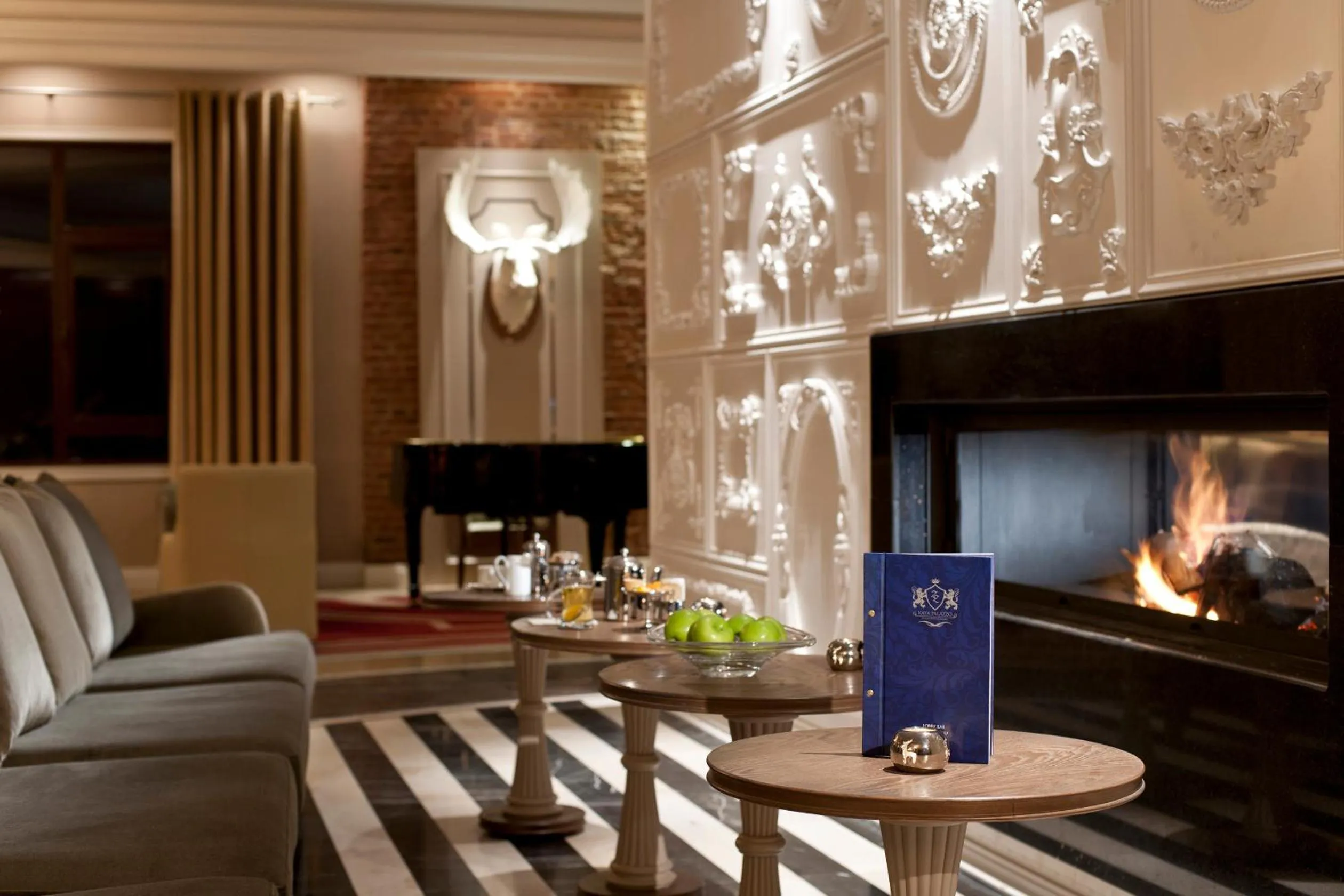 Lounge or bar in Kaya Palazzo Ski & Mountain Resort