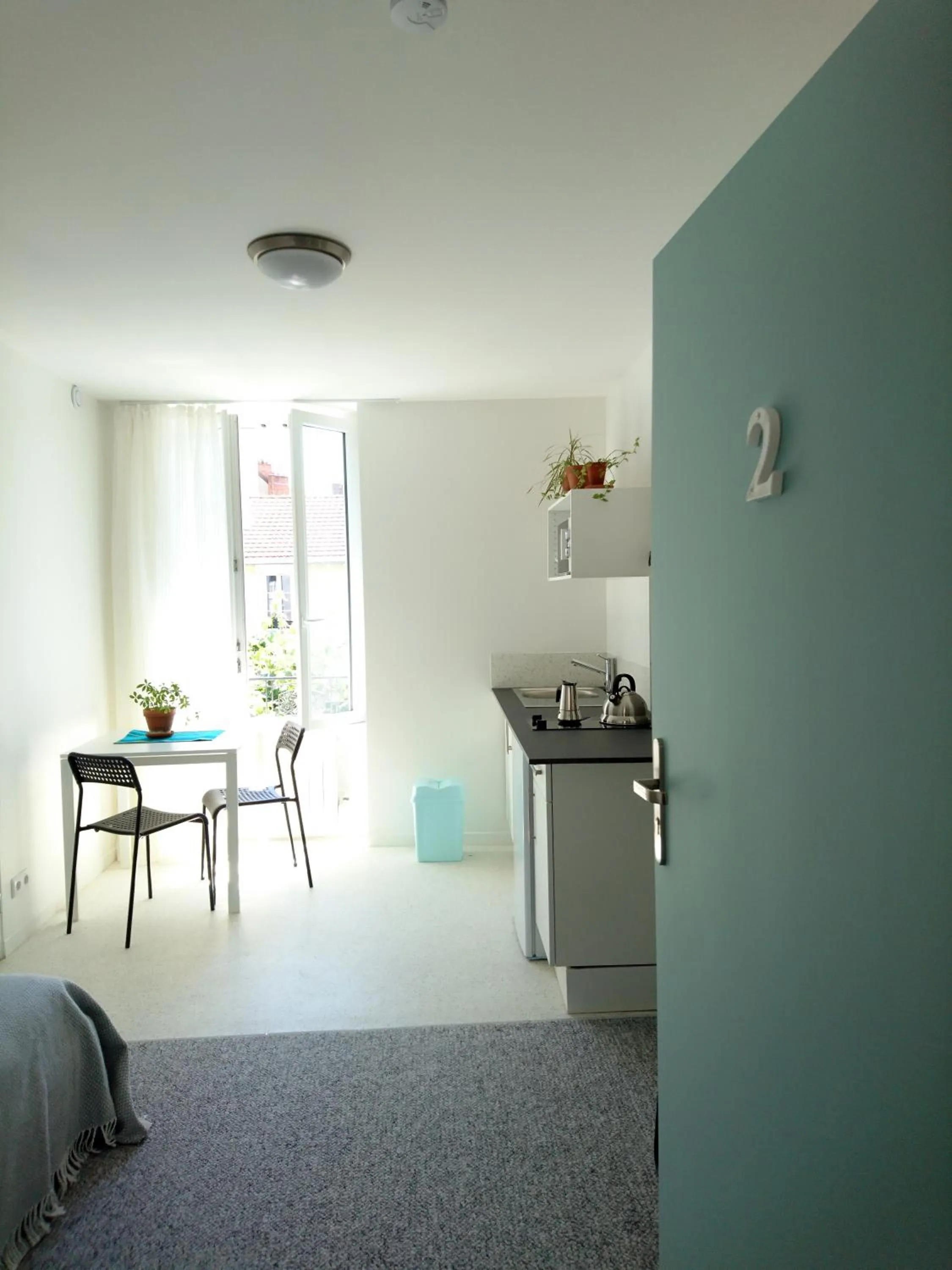 Kitchen or kitchenette in Cool Places