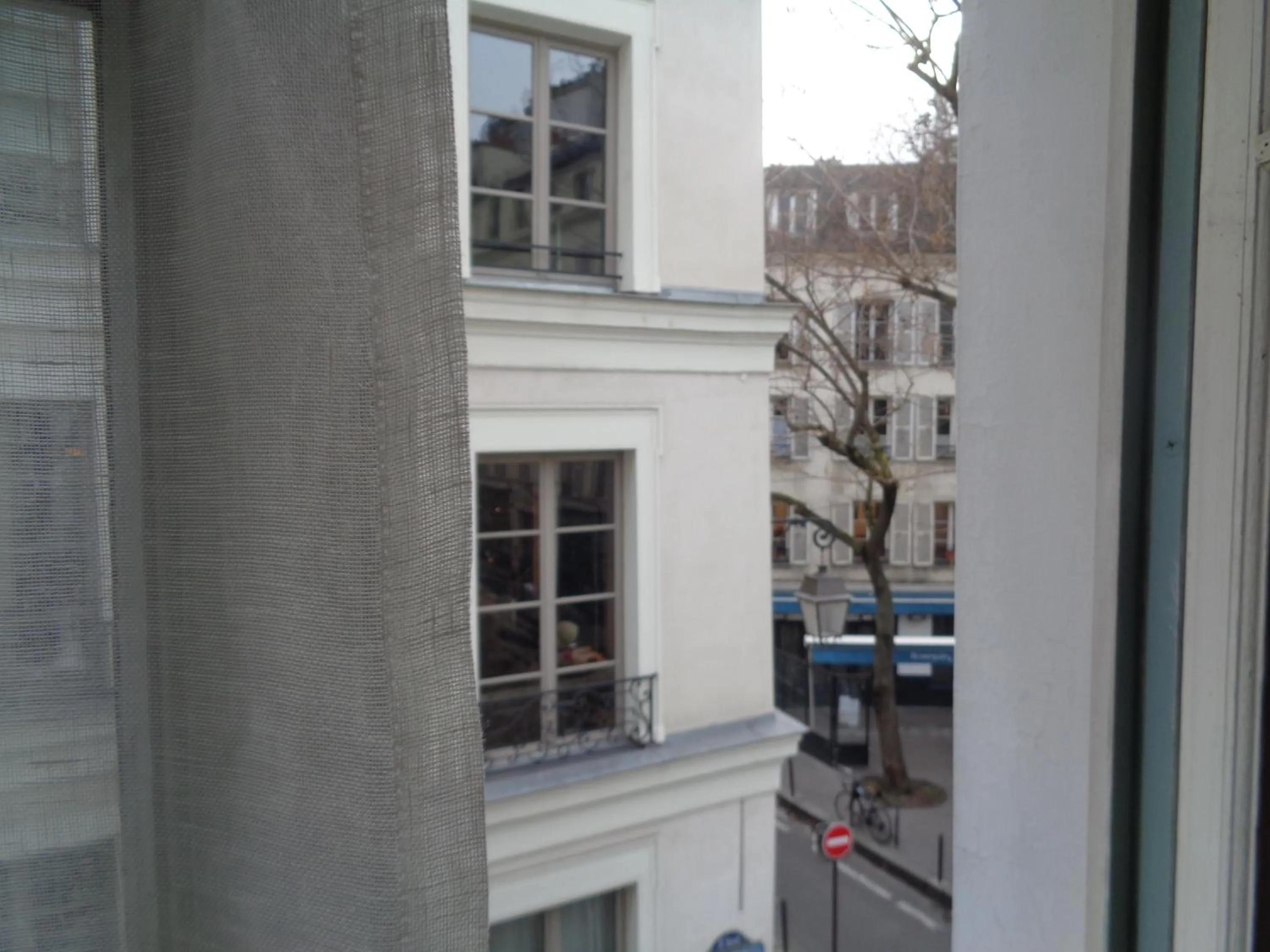 City view in Hôtel les Degrés de Notre Dame