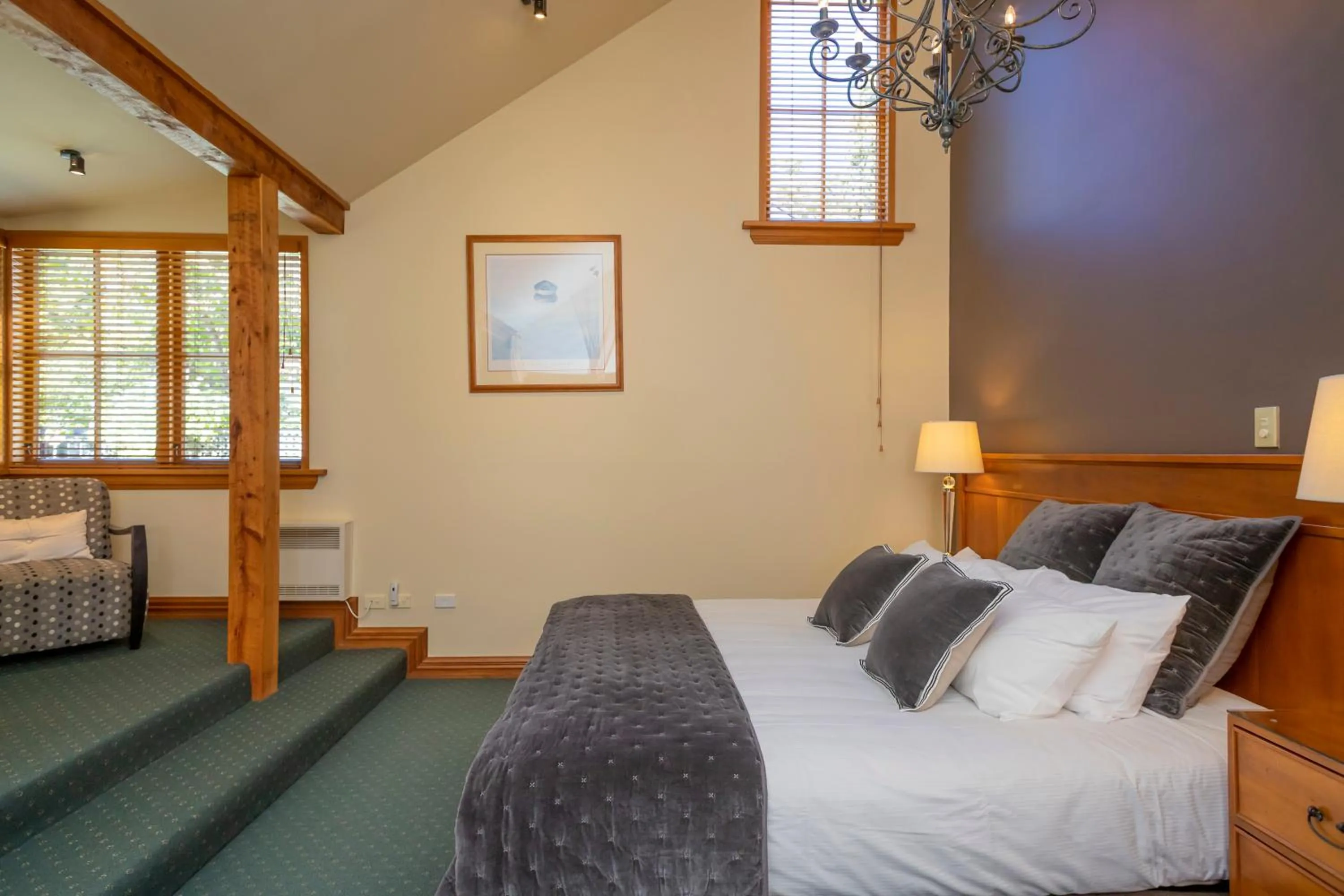 Bed in Arrowtown House Boutique Hotel