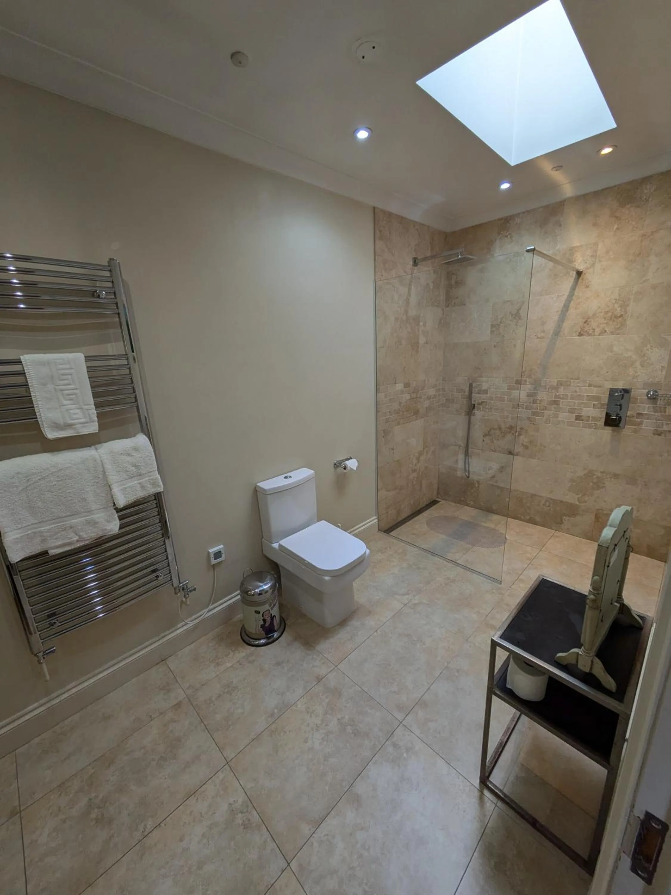 Bathroom in Buccleuch and Queensberry Arms Hotel